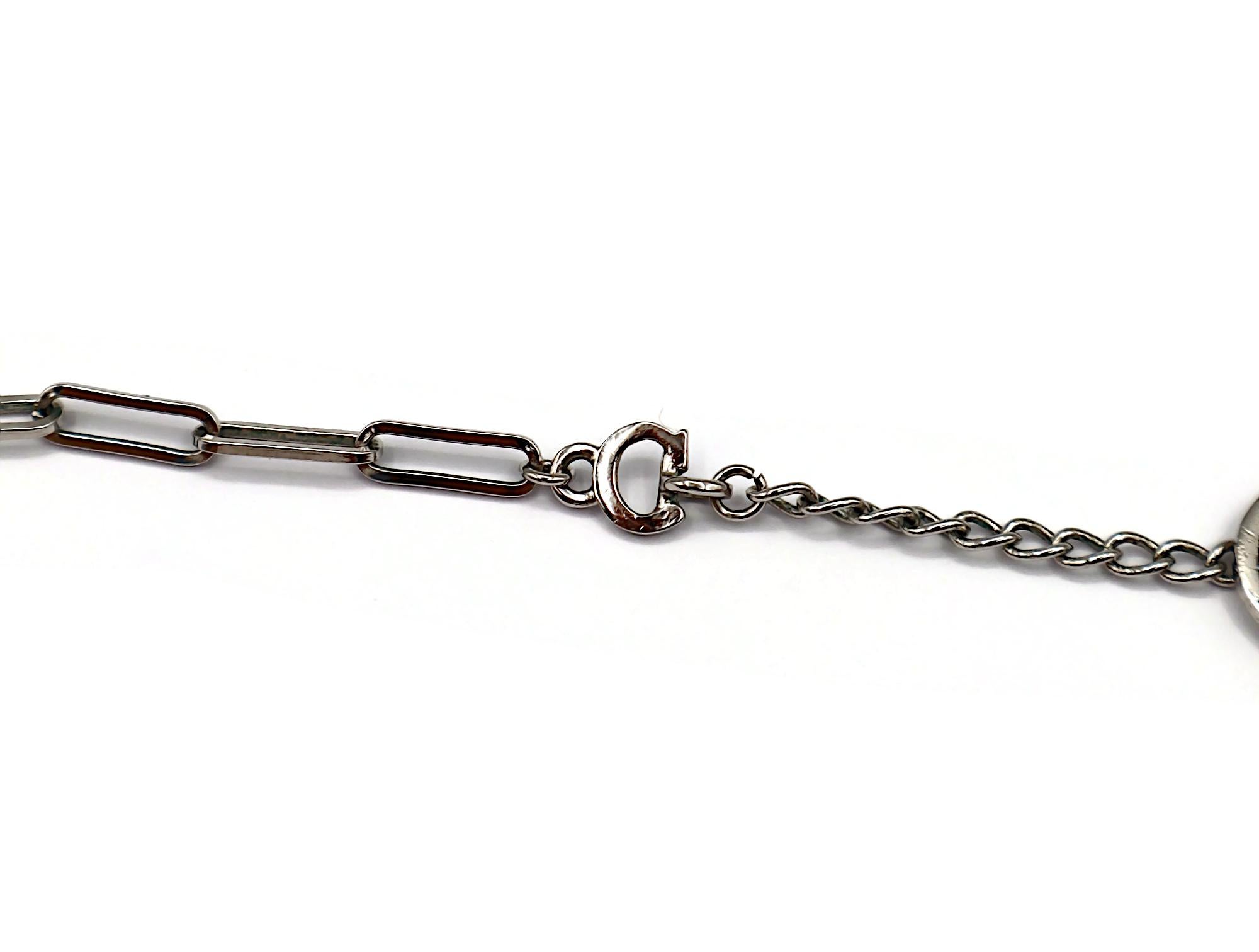 CHRISTIAN DIOR Collana Vintage con Charm Figurale in tonalità argento in vendita 8