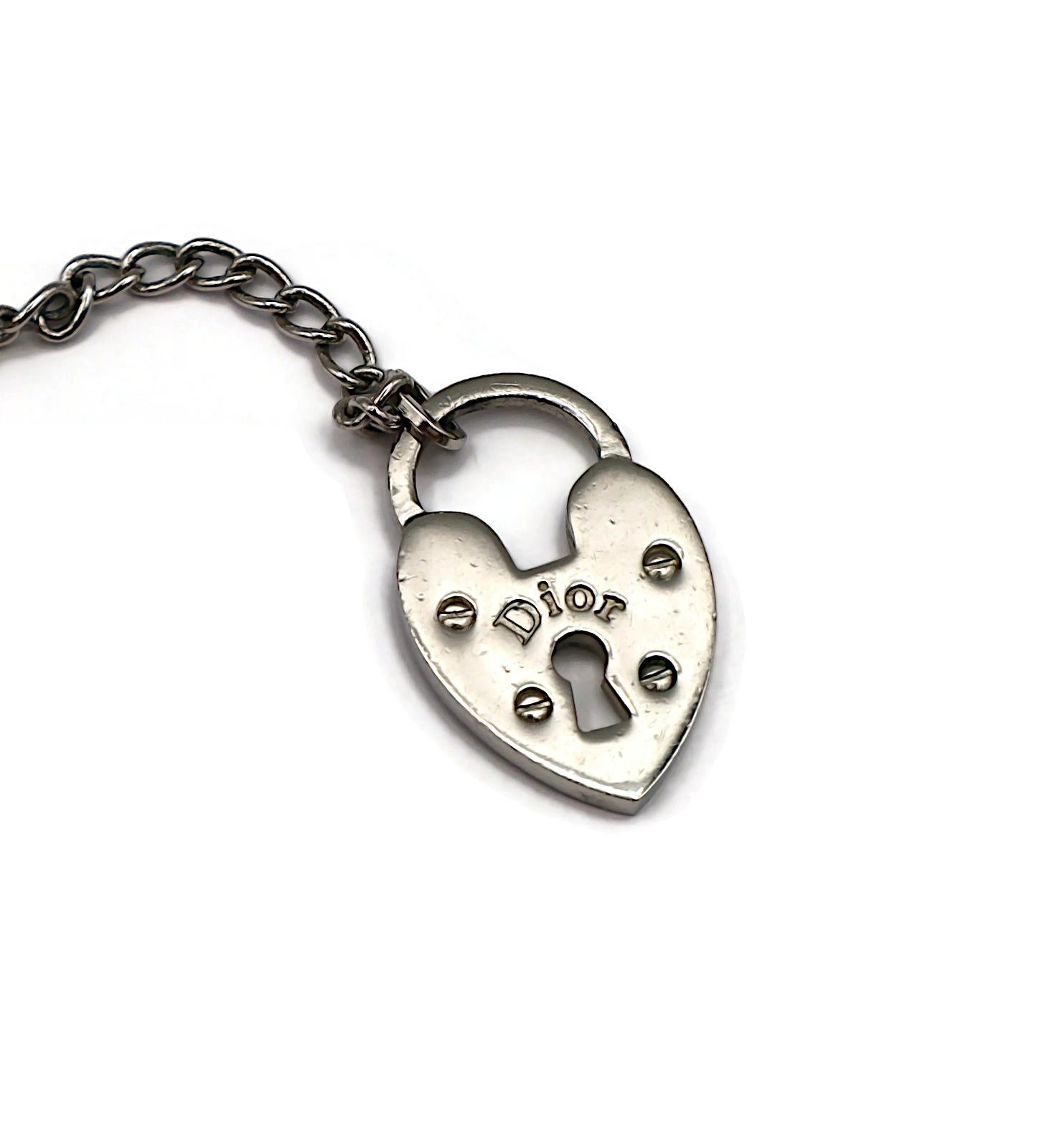 CHRISTIAN DIOR Collana Vintage con Charm Figurale in tonalità argento in vendita 10
