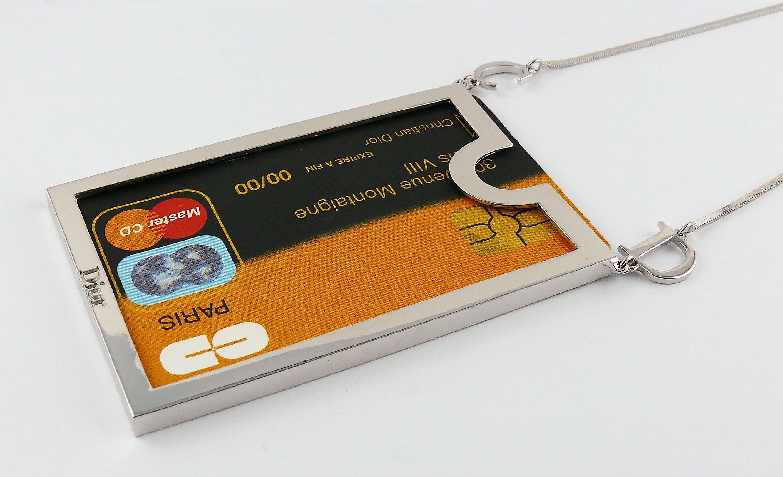 Christian Dior Vintage Silver Toned Credit Card Holder Pendant Necklace In Excellent Condition In Nice, FR