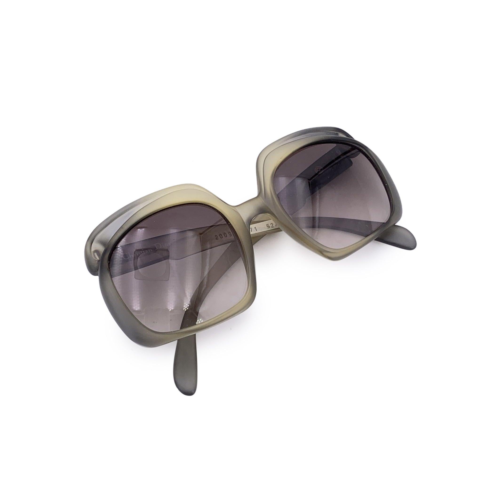 Christian Dior Vintage Sunglasses 2009 571 Grey 52/22 135mm (Grau) im Angebot