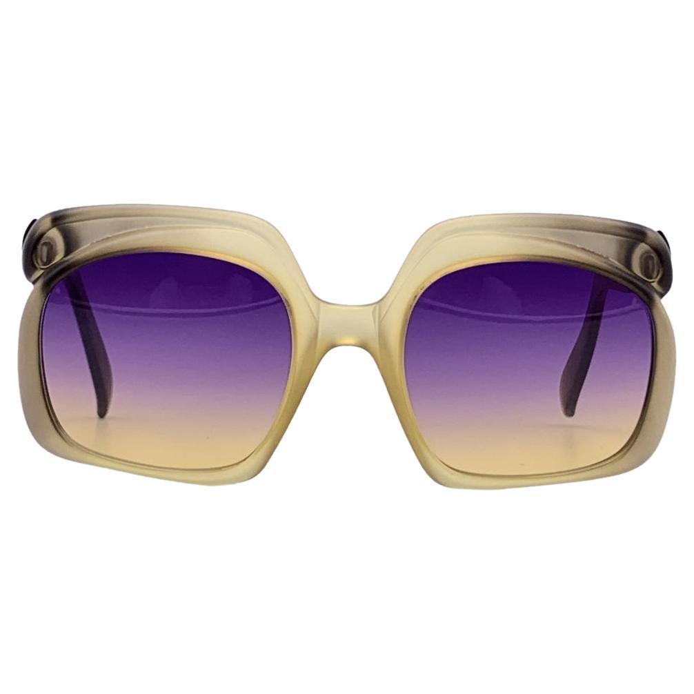Christian Dior Vintage Sunglasses 2009 667 Purple Yellow 52/20 140mm For Sale