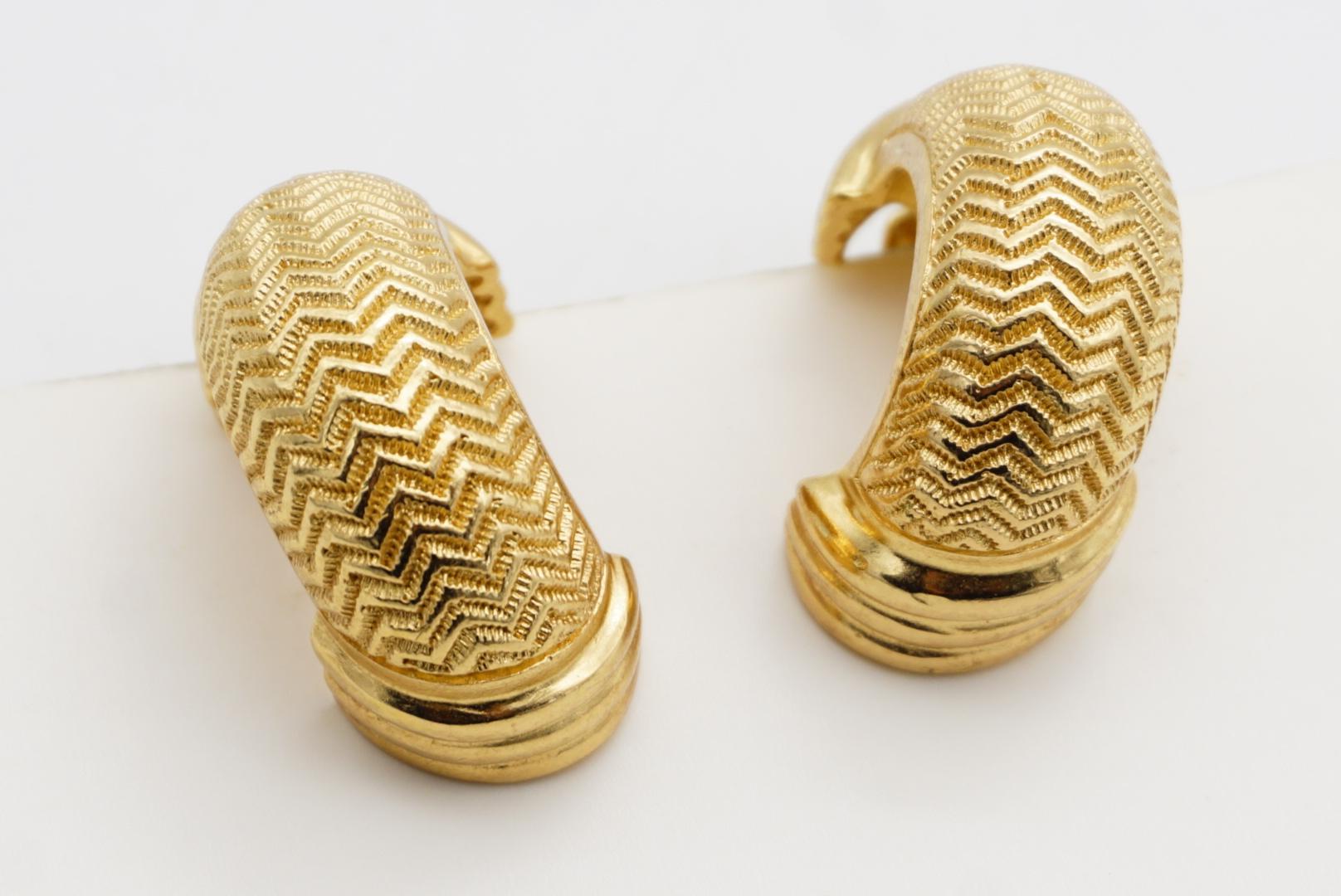 Christian Dior Vintage Texture Large Half Hoop Circle Dome Chunky Clip Earrings For Sale 6