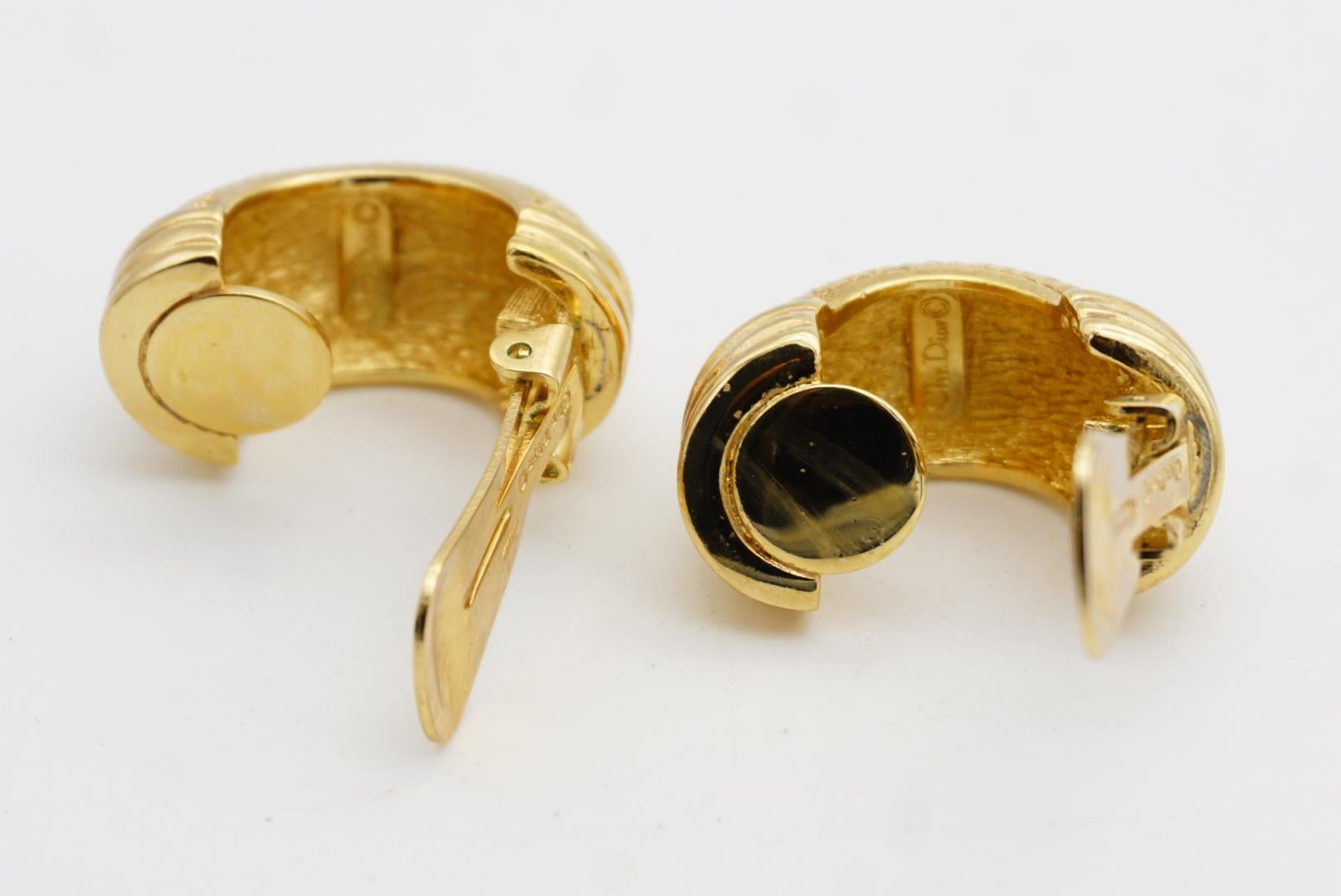 Christian Dior Vintage Texture Large Half Hoop Circle Dome Chunky Clip Earrings For Sale 8