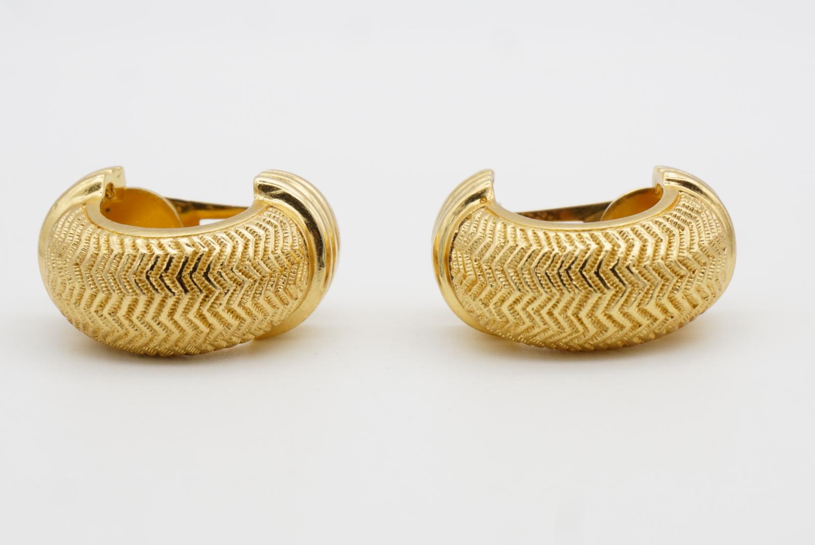 Christian Dior Vintage Texture Large Half Hoop Circle Dome Chunky Clip Earrings For Sale 3
