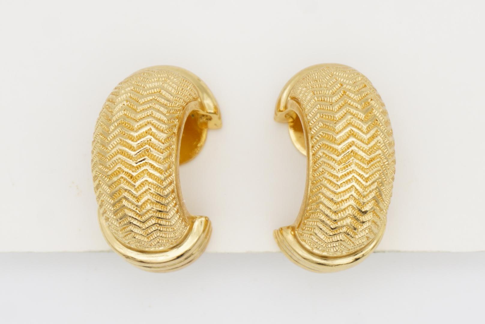 Christian Dior Vintage Texture Large Half Hoop Circle Dome Chunky Clip Earrings For Sale 4