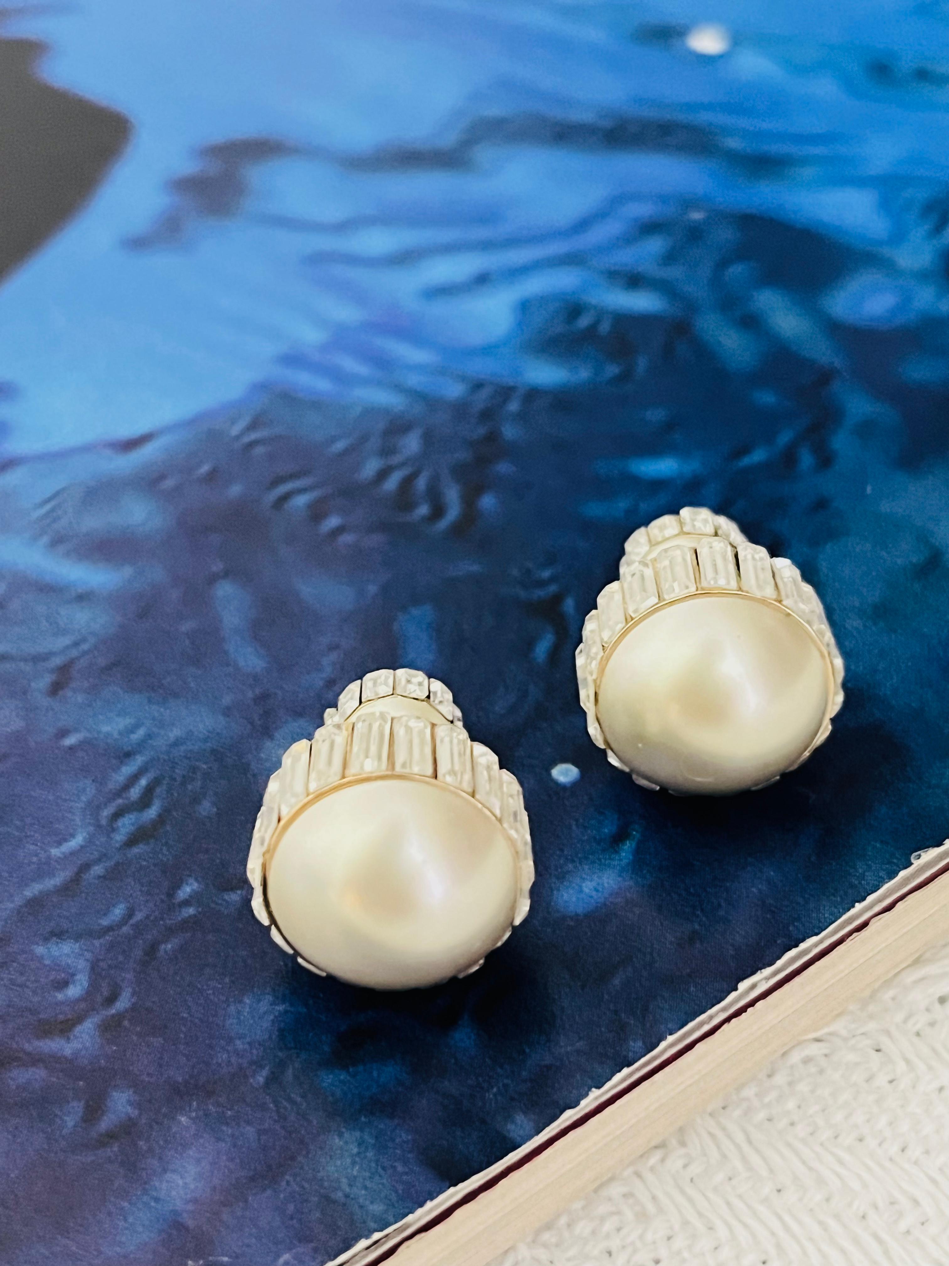 Christian Dior Vintage Tribal Tribale Pendientes con bola de cristal y perlas blancas Art Decó en venta