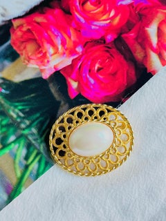 Christian Dior Vintage Unisex Gold White Large Oval Pearl Flower Baroque Brooch