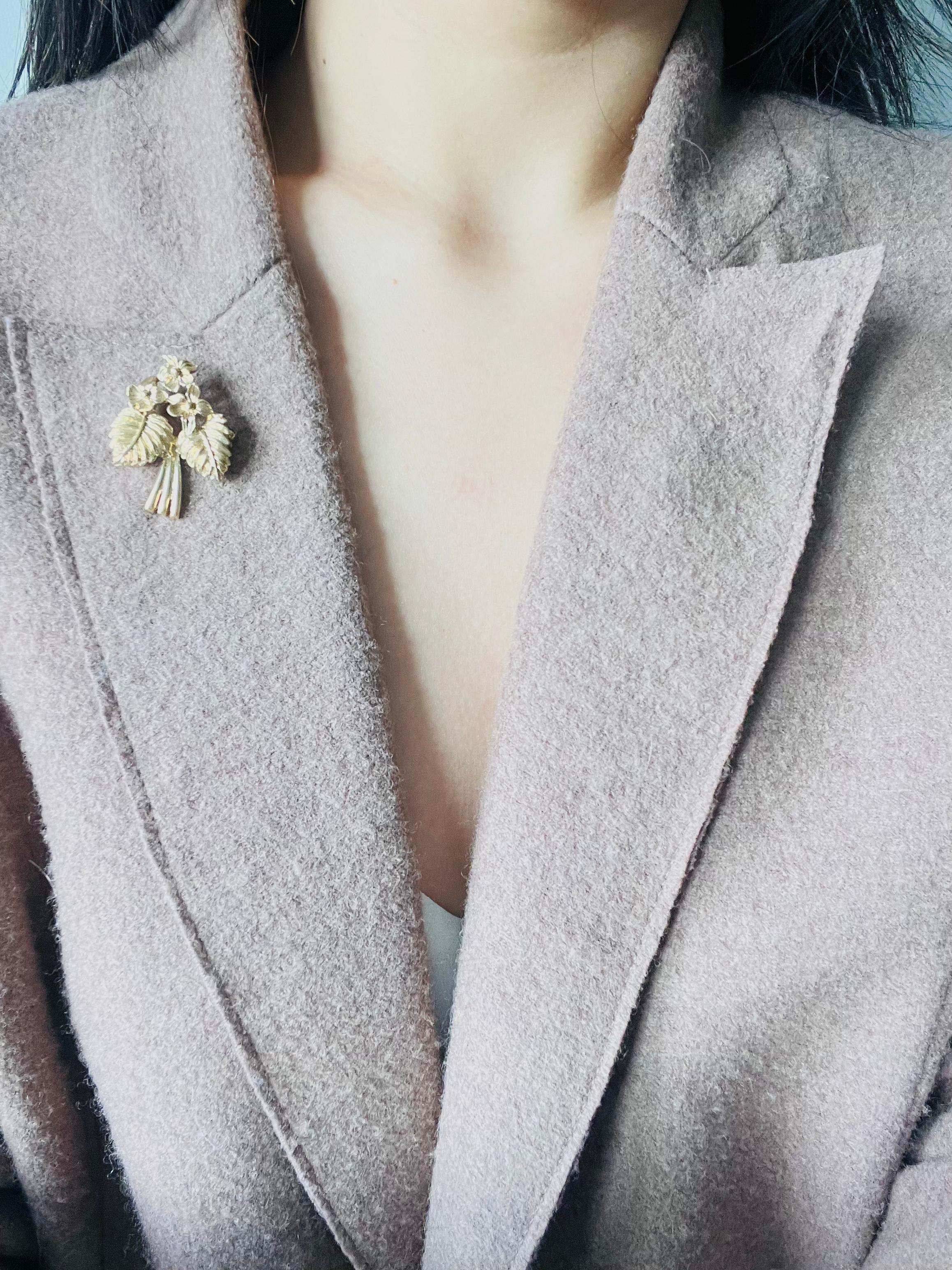 Christian Dior Vintage Vivid Cluster Flower Large Leaf Bouquet Spilla in oro 2