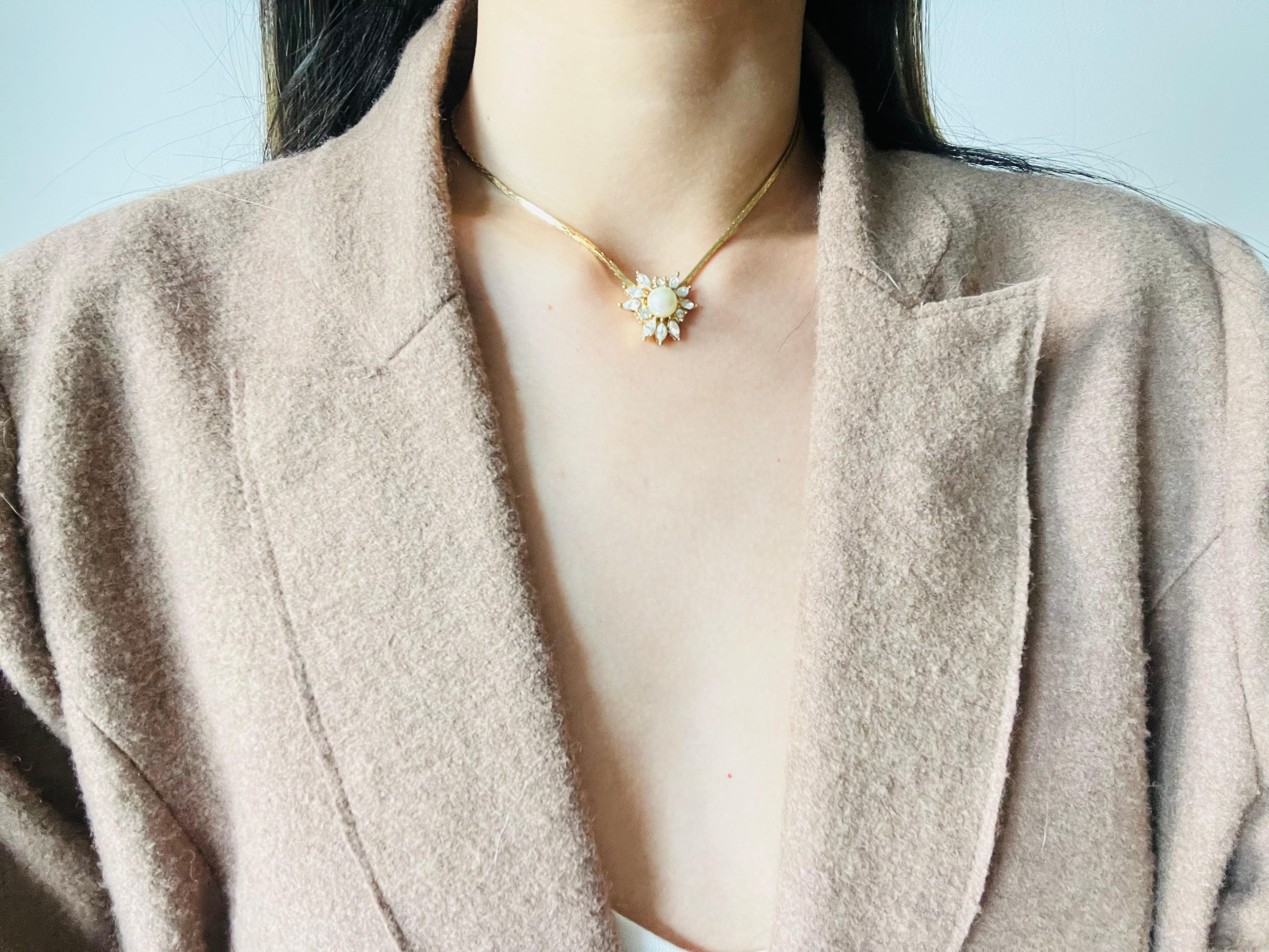 Christian Dior Vintage White Pearl Flower Snowflake Crystal Sunburst Gold 2 Set For Sale 5