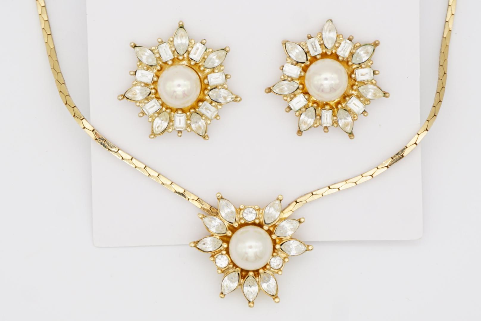 Christian Dior Vintage White Pearl Flower Snowflake Crystal Sunburst Gold 2 Set For Sale 6