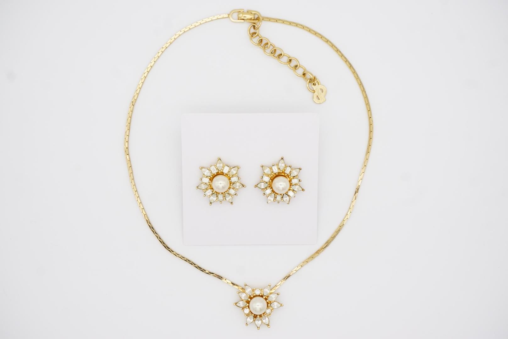 Christian Dior Vintage White Pearl Flower Snowflake Crystal Sunburst Gold 2 Set For Sale 7