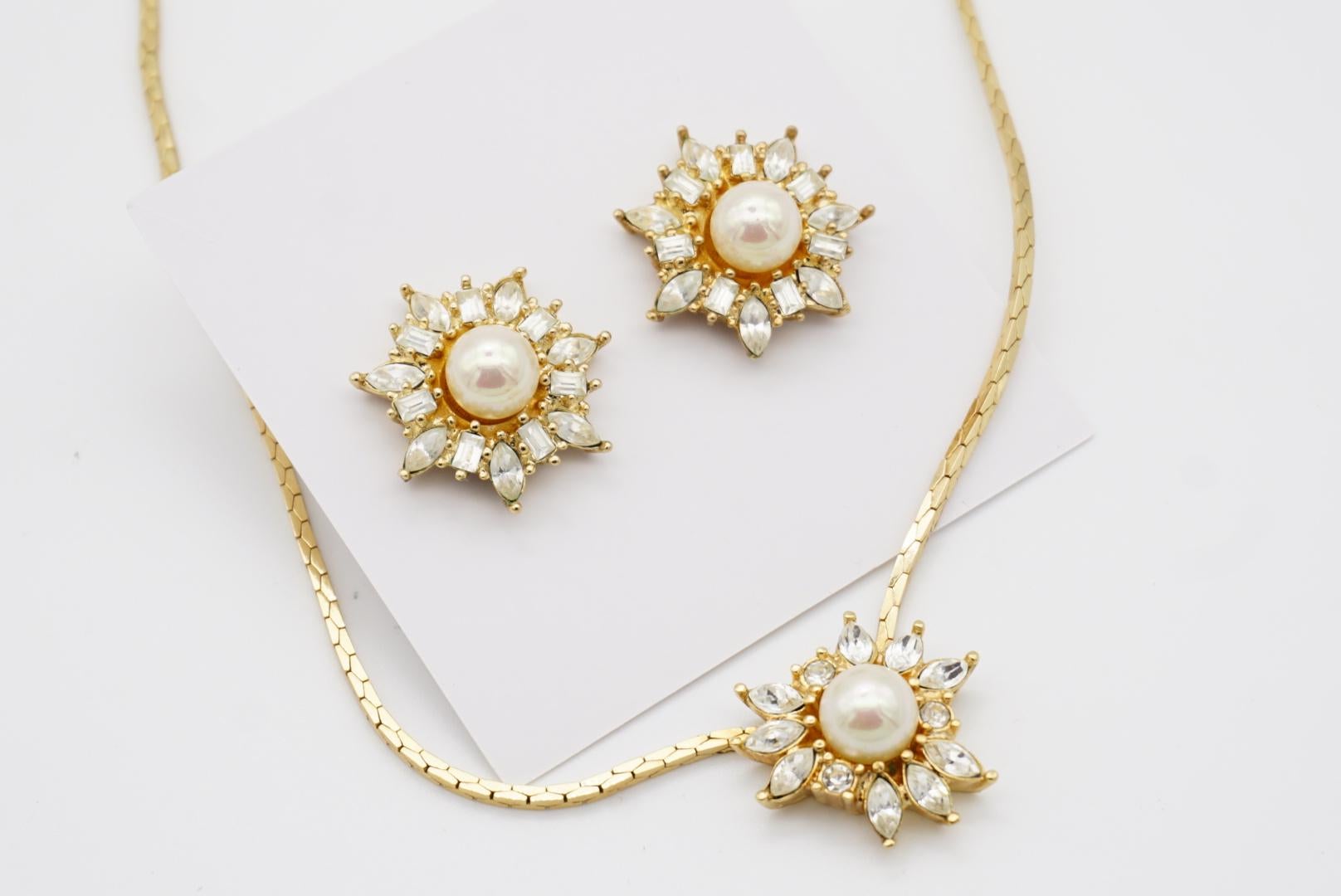 Christian Dior Vintage White Pearl Flower Snowflake Crystal Sunburst Gold 2 Set For Sale 8