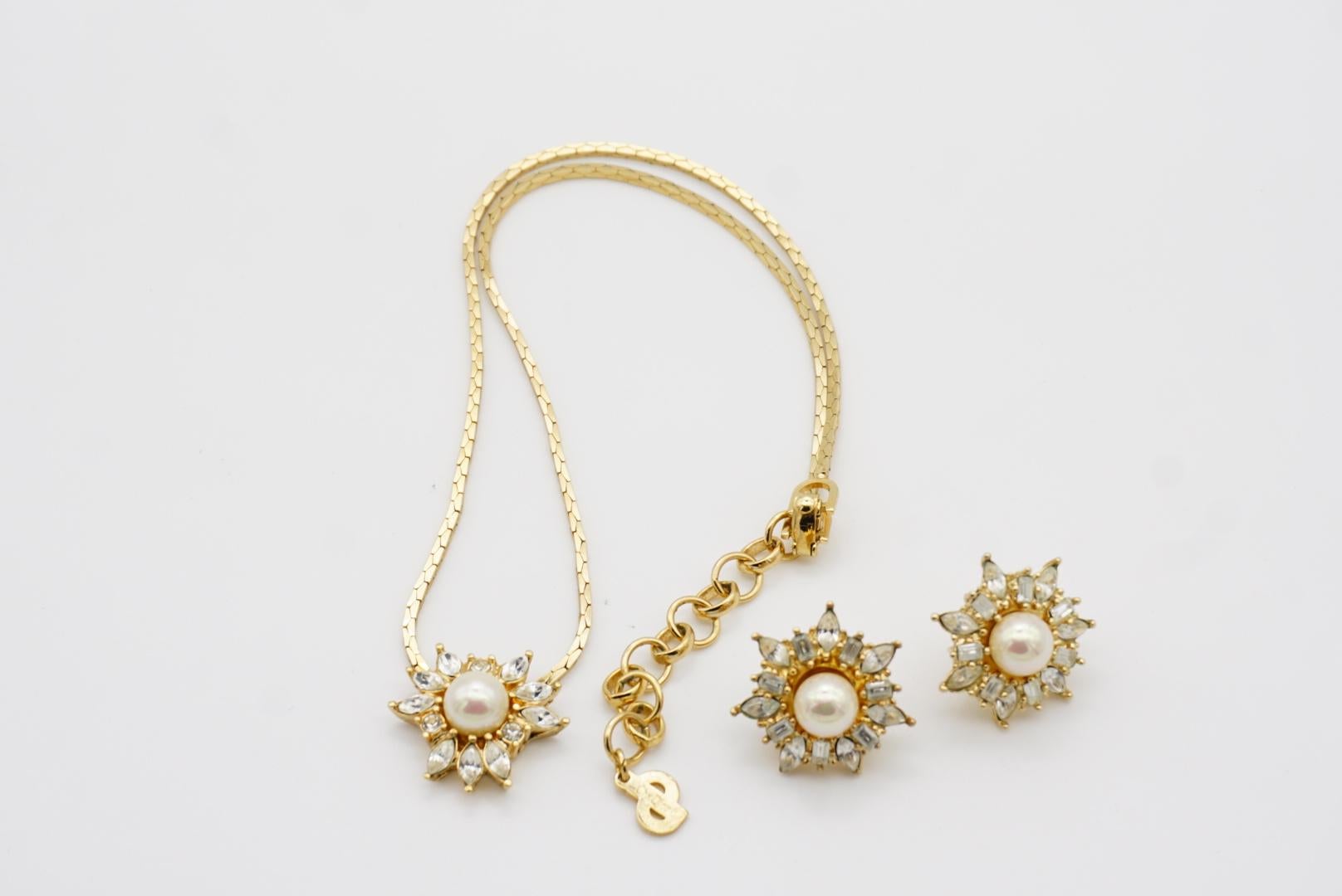 Christian Dior Vintage White Pearl Flower Snowflake Crystal Sunburst Gold 2 Set For Sale 9