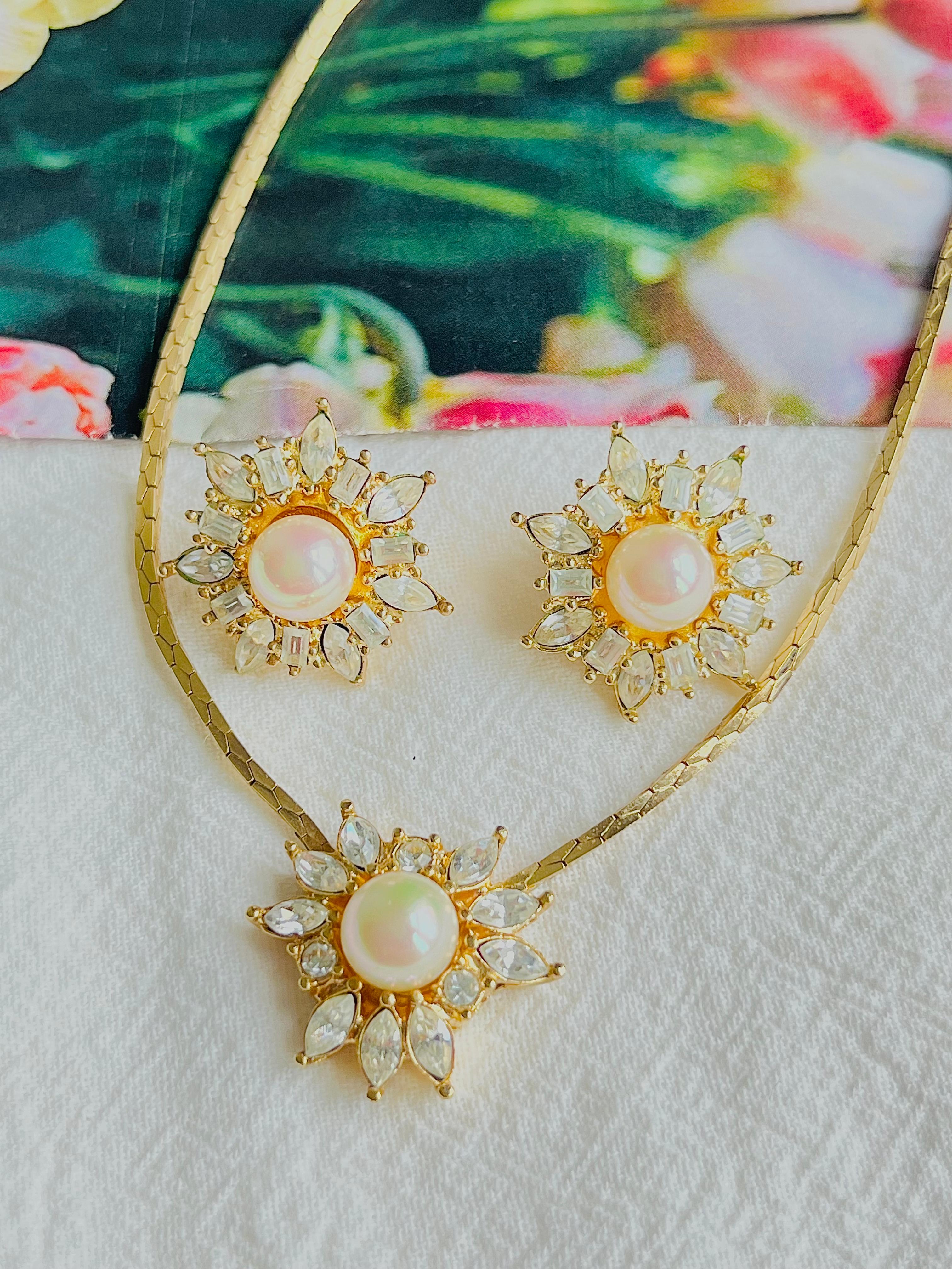 Art Deco Christian Dior Vintage White Pearl Flower Snowflake Crystal Sunburst Gold 2 Set For Sale