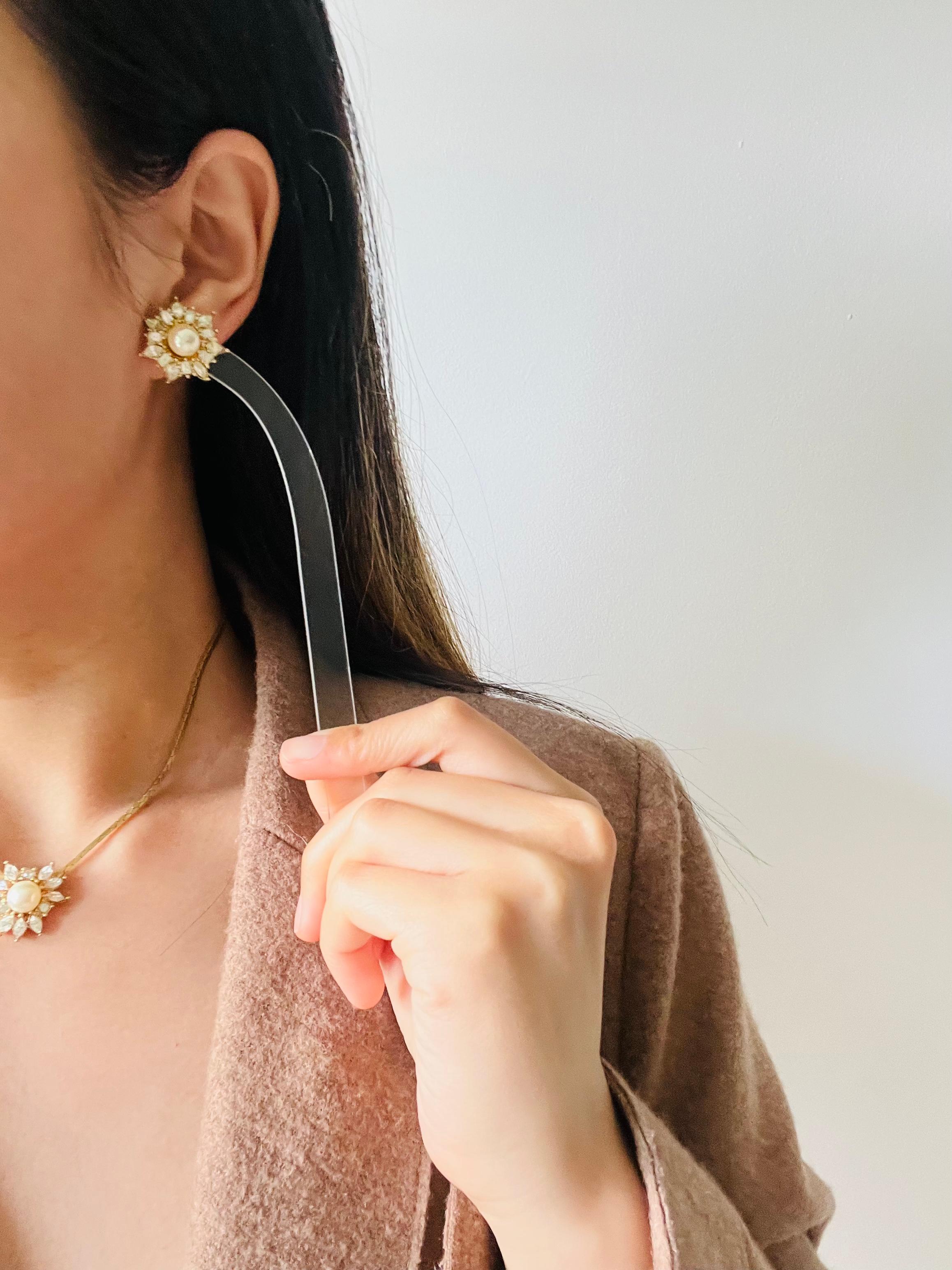 Christian Dior Vintage White Pearl Flower Snowflake Crystal Sunburst Gold 2 Set For Sale 3