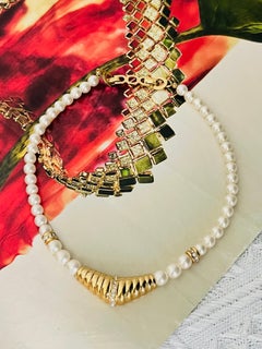 Christian Dior Vintage White Perlen Runde Perlen Dreieck Kristalle Gold Halskette