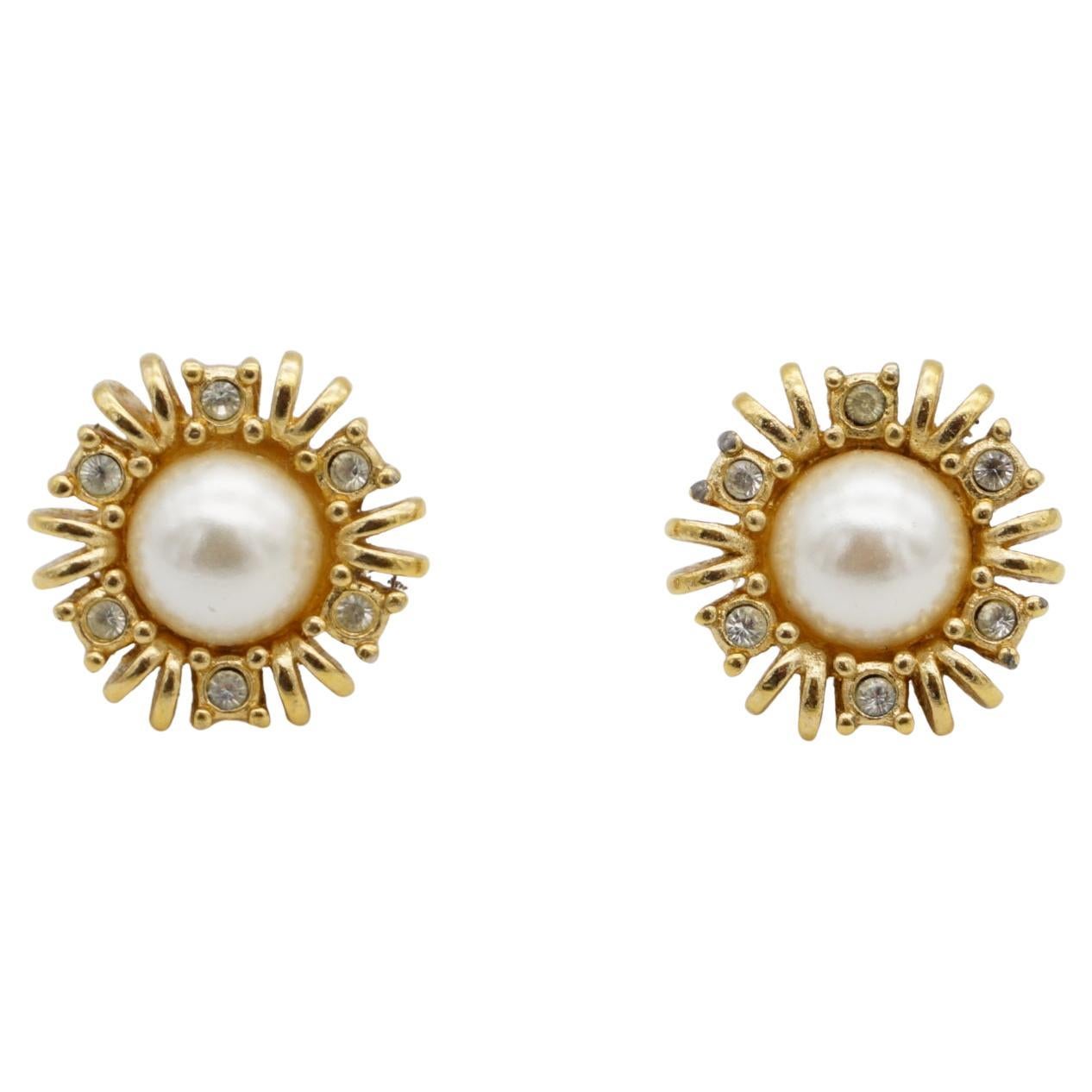 Christian Dior Vintage 1980s White Round Circle Pearl Crystals Sunburst Flower Elegant Pierced Earrings, Gold Tone

Very excellent condition, but not the original ear blocks. 100% Genuine.

A very beautiful earrings by DIOR, signed at the back. Very