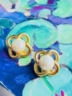 Christian Dior Vintage White Round Pearl Flower Clover Openwork Clip Earrings