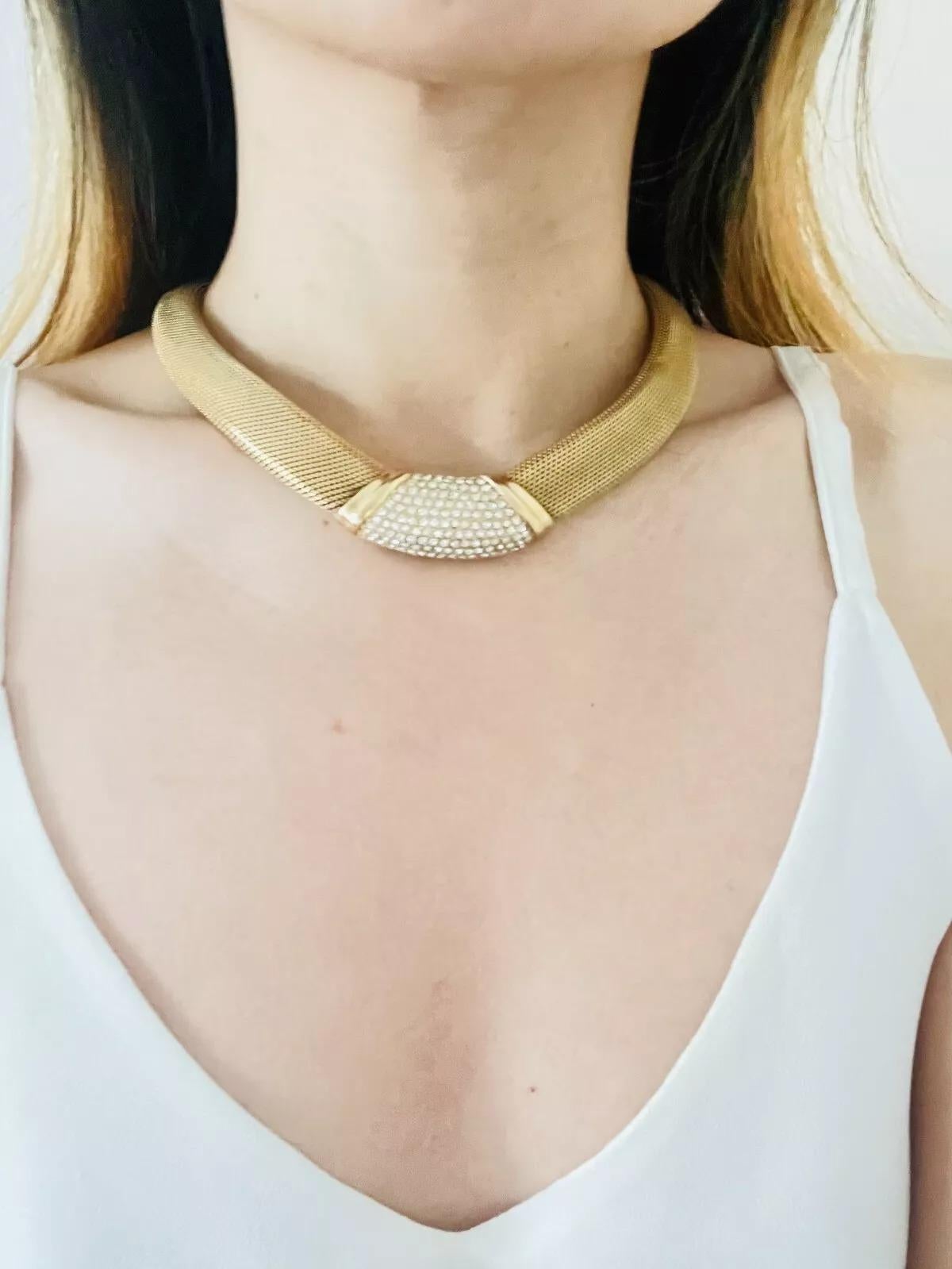 Christian Dior Vintage Ganze Kristalle Trapezförmig Weites Geflecht Omega Halskette im Angebot 2