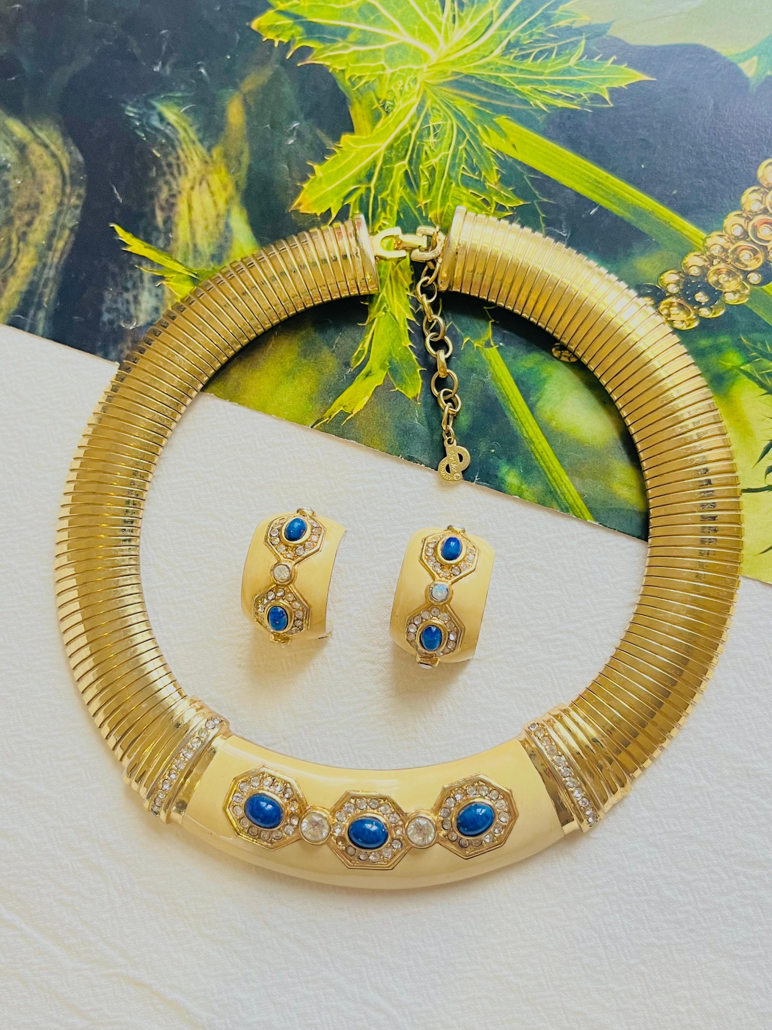 Christian Dior Vintage Yellow Enamel Lapis Navy Oval Crystals Cabochon Omega Collar Necklace Semi Dome Earrings Jewellery Set, Gold Tone

Very good condition. Some scratches or colour loss, barely noticeable. 

Vintage and rare to find. 100%