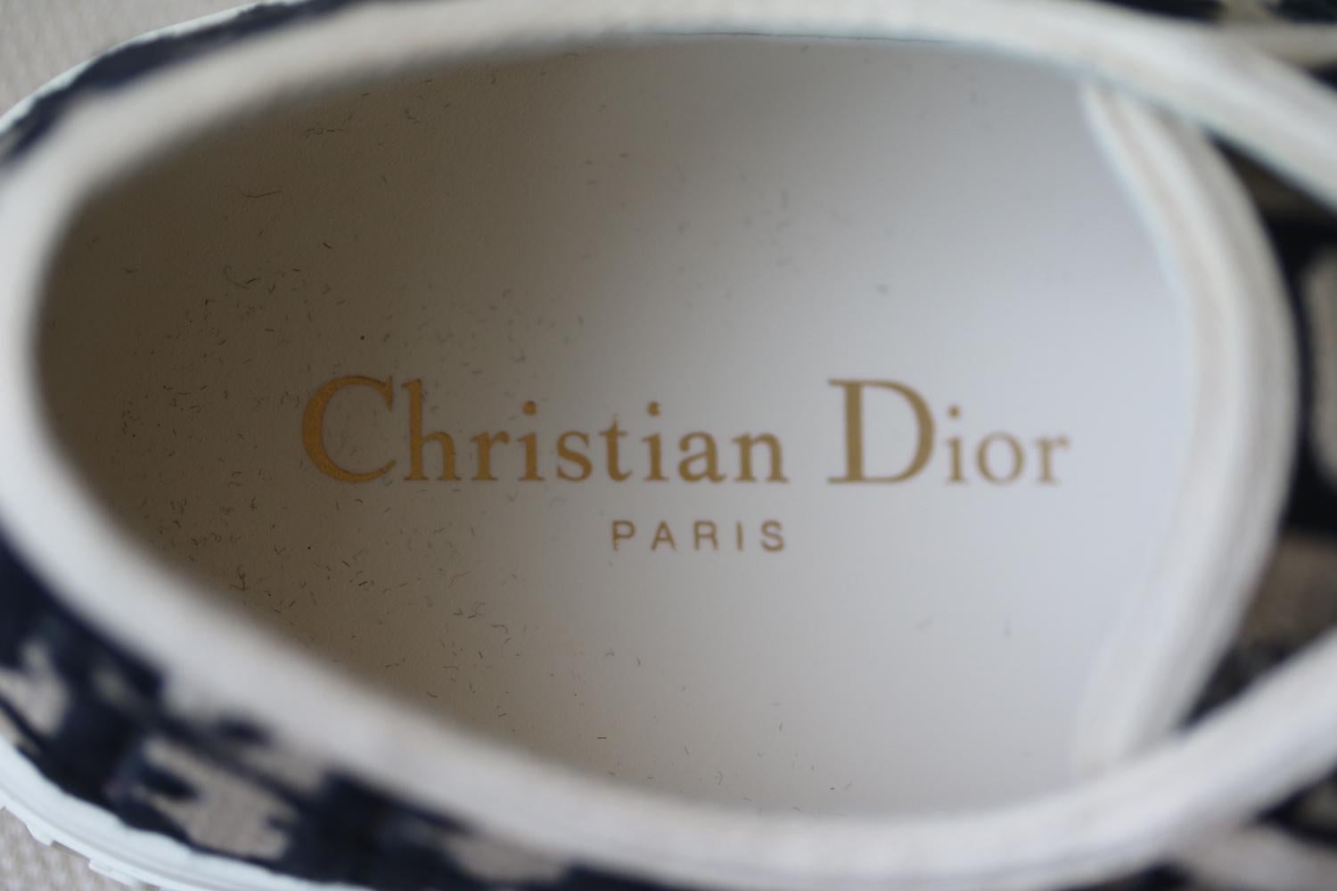 Christian Dior Walk'N'Dior Oblique Embroidered Canvas Sneakers In Excellent Condition In London, GB