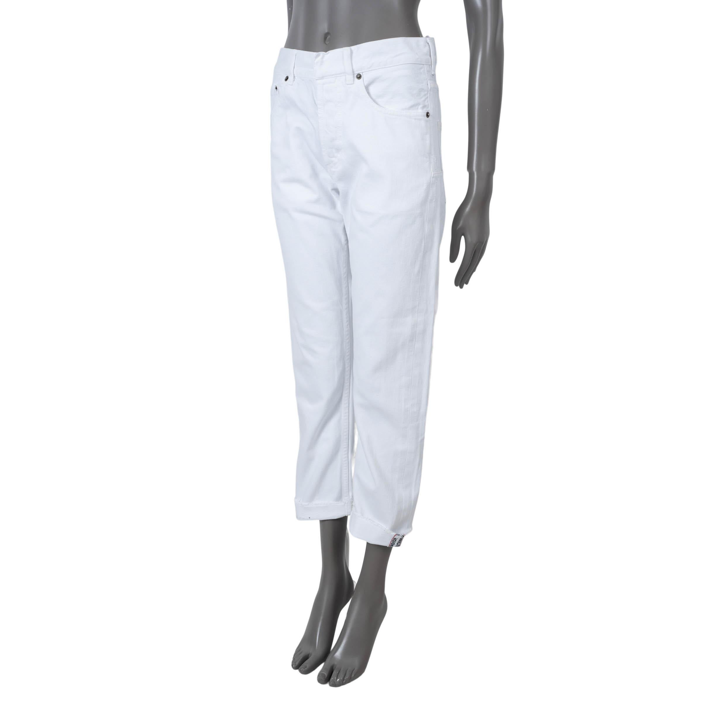 100% autentici jeans Christian Dior Boyfriend in cotone denim giapponese bianco (100%). Presentano passanti per la cintura, il classico design a cinque tasche e sono evidenziati dai dettagli J'Adior e Christian Dior sulle cuciture interne, visibili