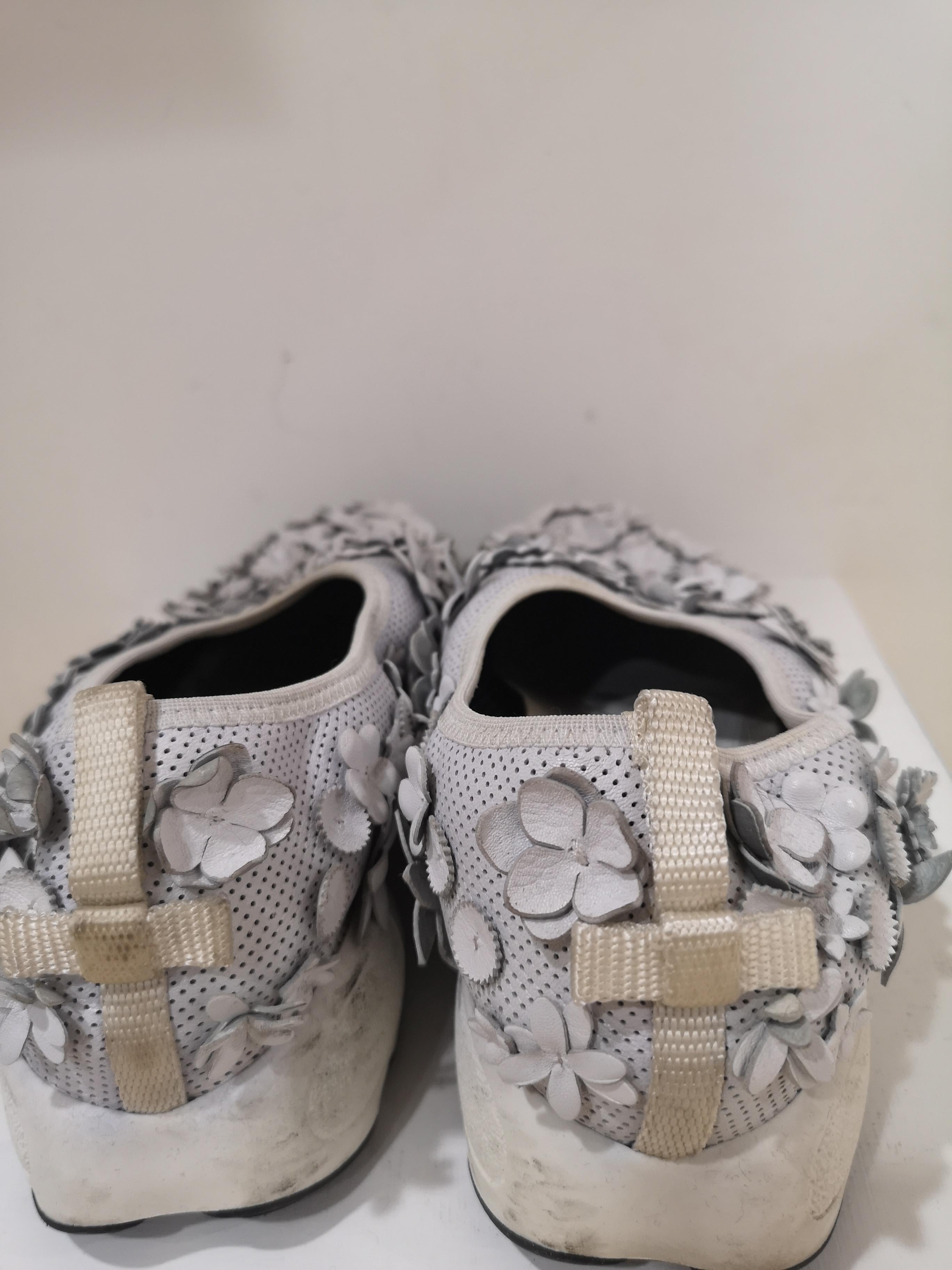 Christian Dior White flowers Shoes unworn 4