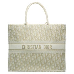 Christian Dior White ricamo obliquo oro grande libro Tote