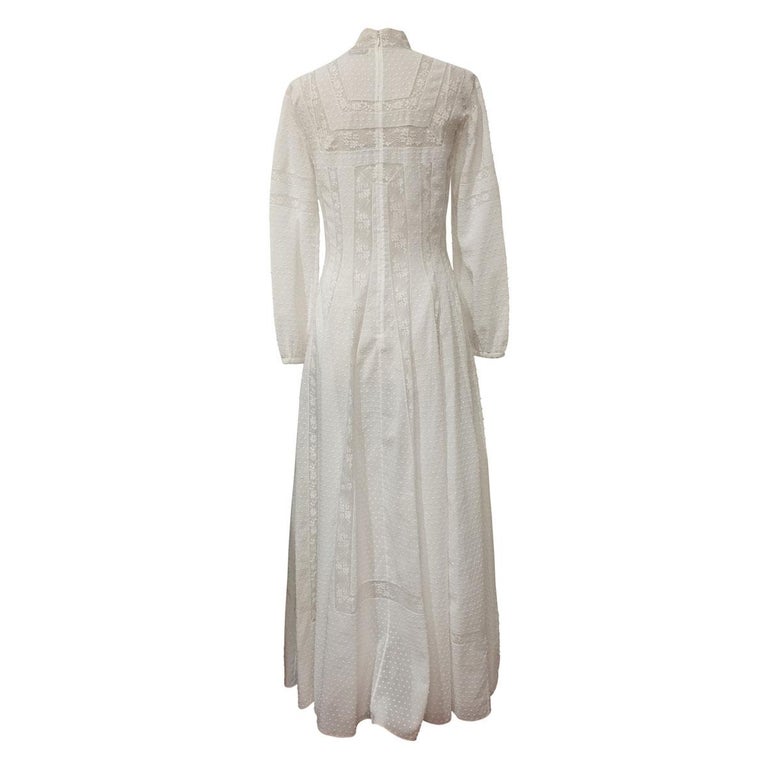 chinese dress ladies Waist is 36 inches – The Brides' Project