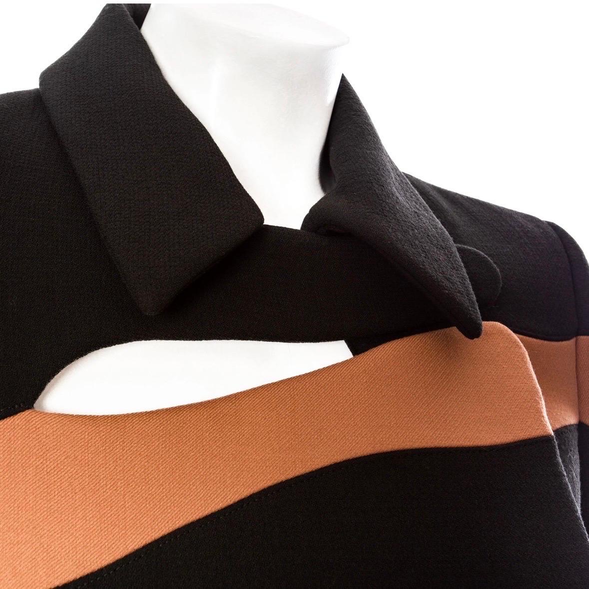 Christian Dior Mantel aus Wolle mit abstrakten Streifen und Ausschnitt Herbst2015 (Raf Simons) Damen im Angebot