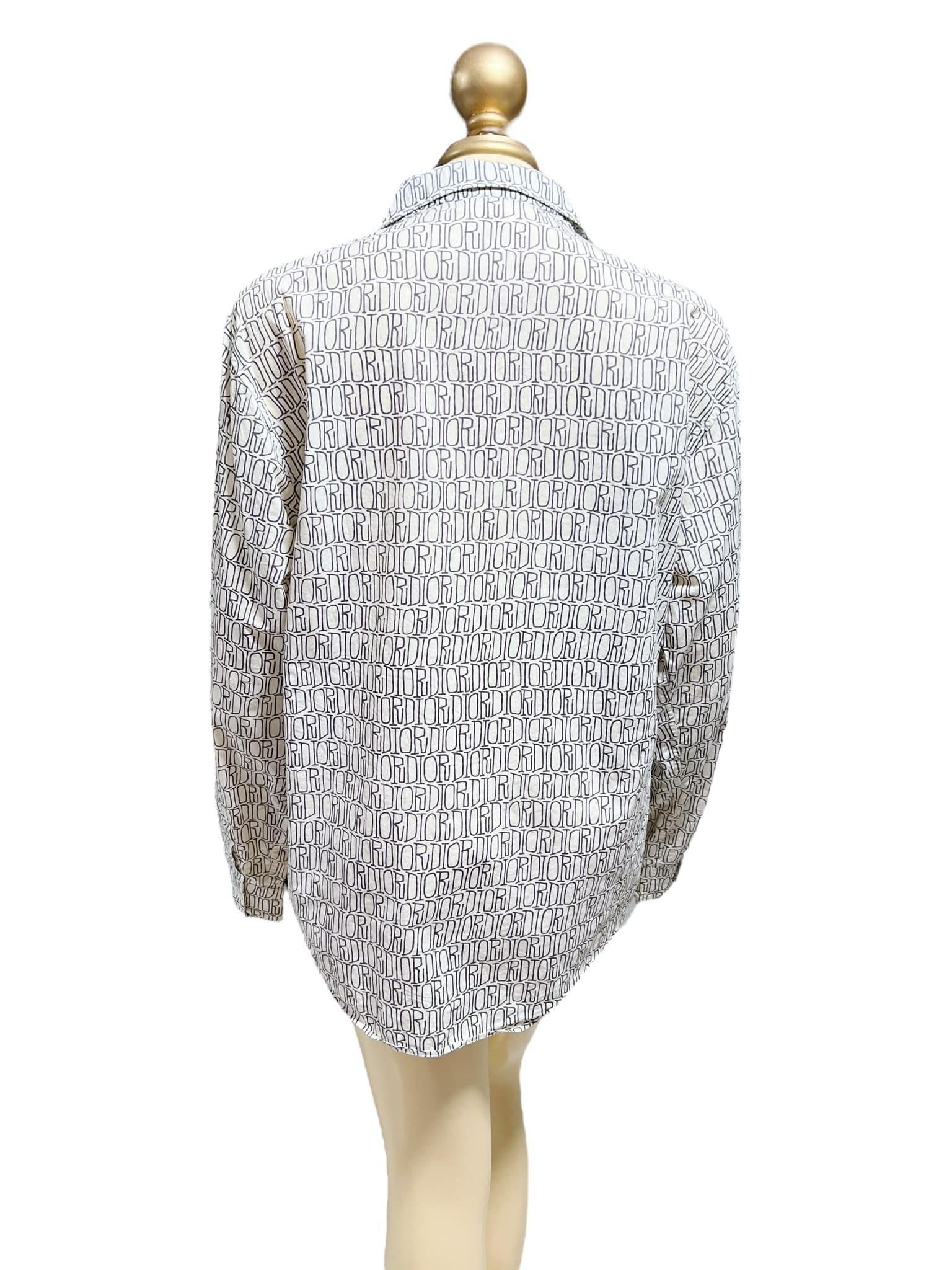 Iconic and extremely hard-to-find Christian Dior x Shawn Stussy shirt.

Designer: Christian Dior
Dimensions (Inches) (Taken Flat)
Length: 28