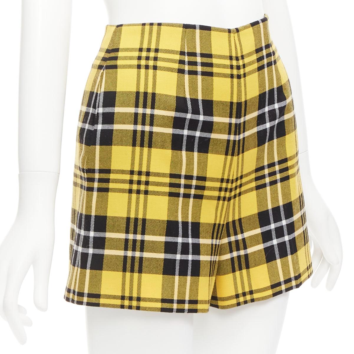 Yellow CHRISTIAN DIOR yellow plaid virgin wool high waisted wide shorts FR32 XXS For Sale