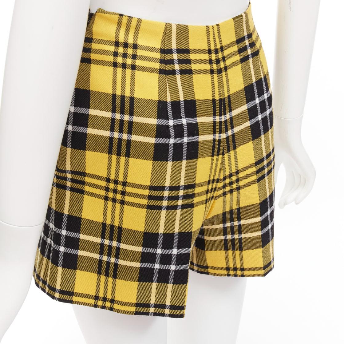 Short large à taille haute en laine vierge à carreaux jaunes CHRISTIAN DIOR FR32 XXS en vente 3