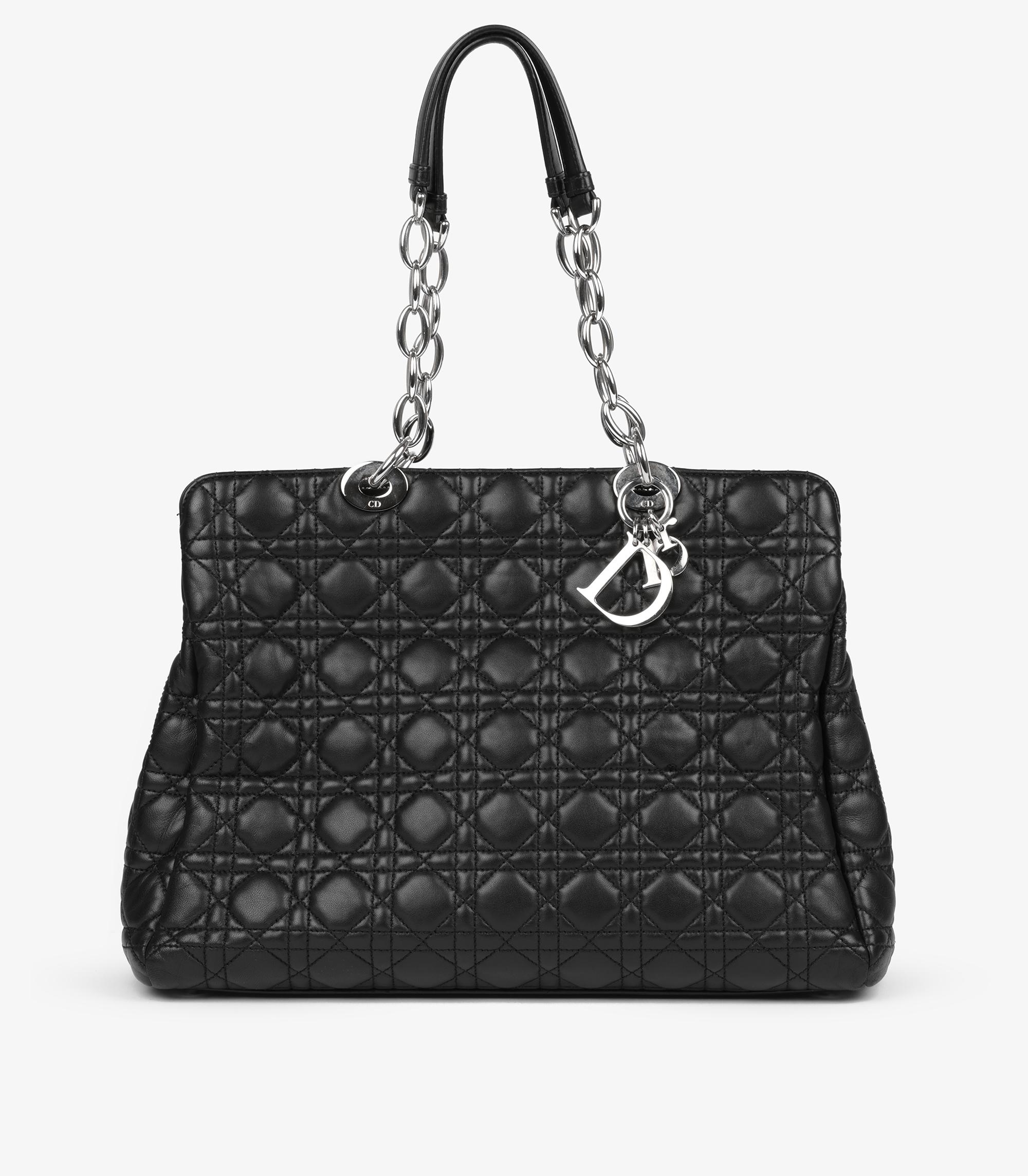 Christian Dior	Schwarz Cannage Gestepptes Lammleder Großes Weiches Lady Dior Tote im Angebot