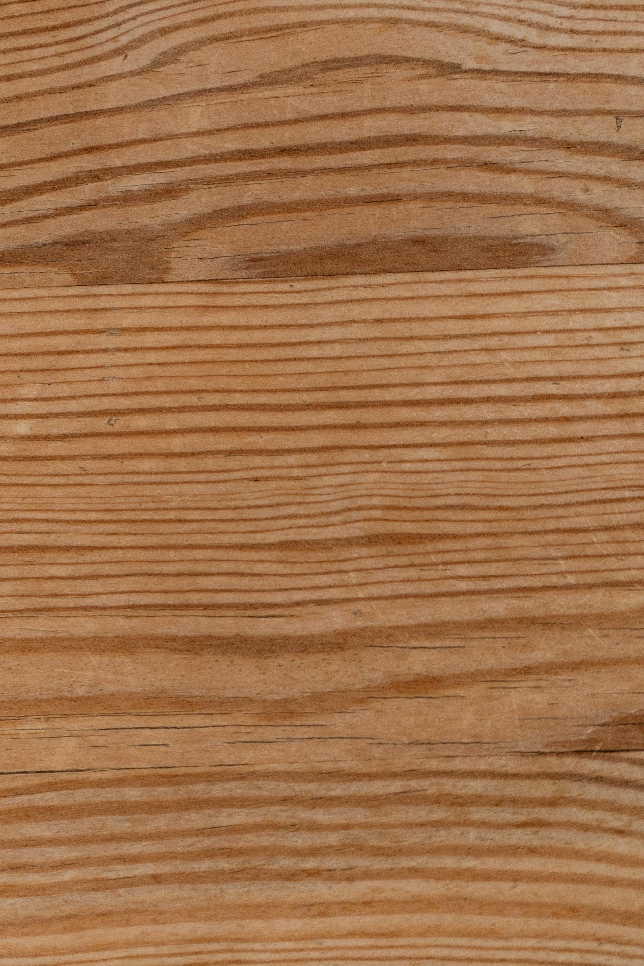 Table basse massive en bois de pin de Christian Durupt, France, 1965 en vente 7