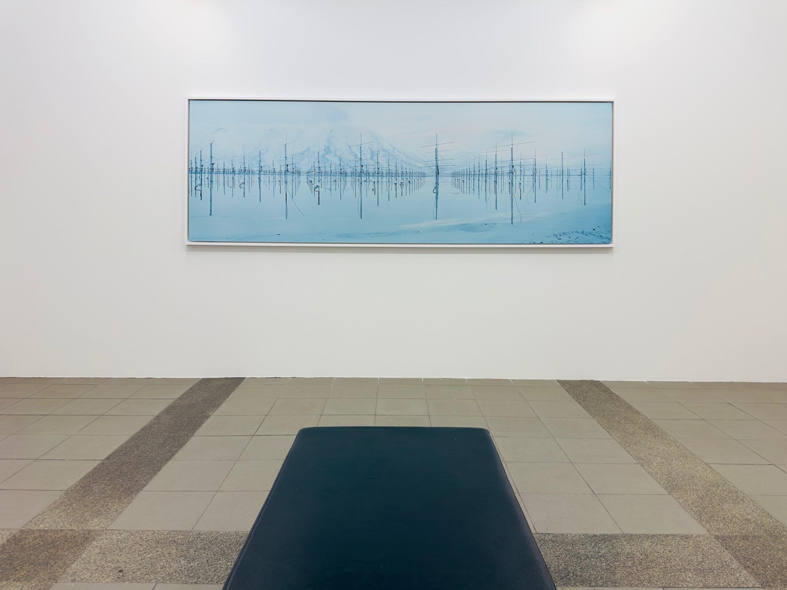 Antennaforest 2, Arctic Technology Spitsbergen par Christian Houge - Photographie en vente 3