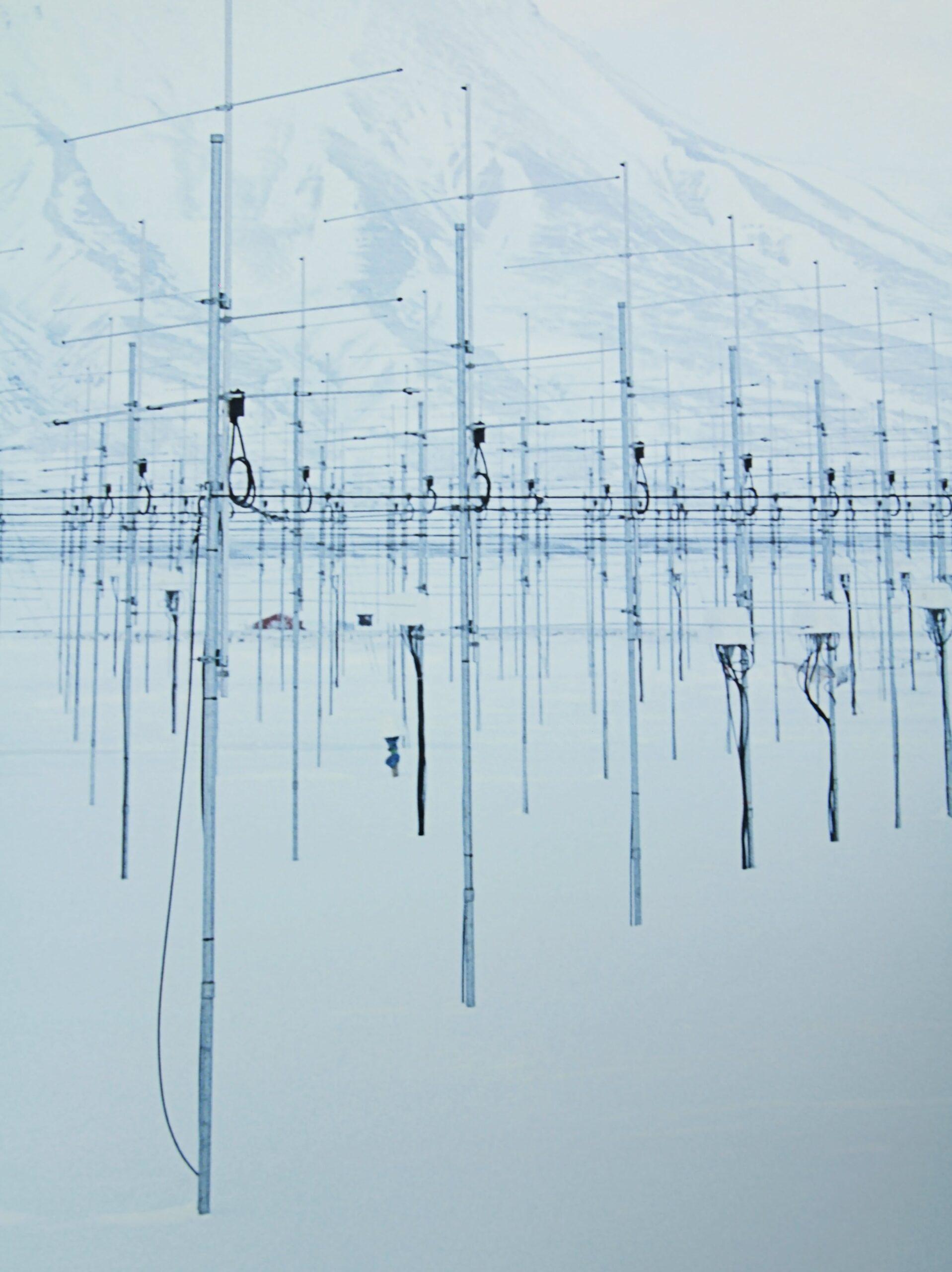 Antennaforest 2, Arctic Technology Spitsbergen par Christian Houge - Photographie en vente 5