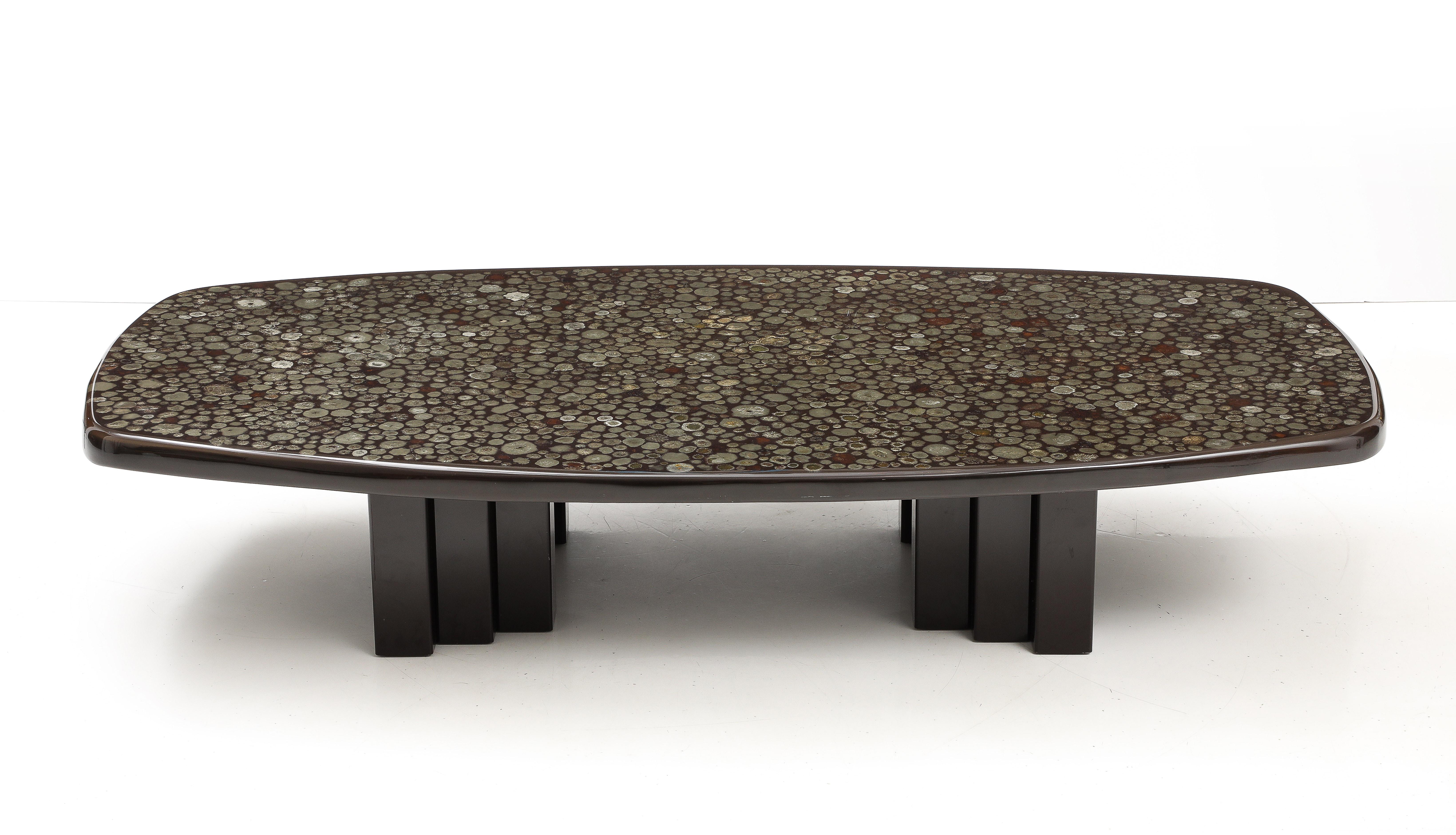 Fin du 20e siècle Christian Krekels Table basse rectangulaire noire incrustée de minéraux en vente