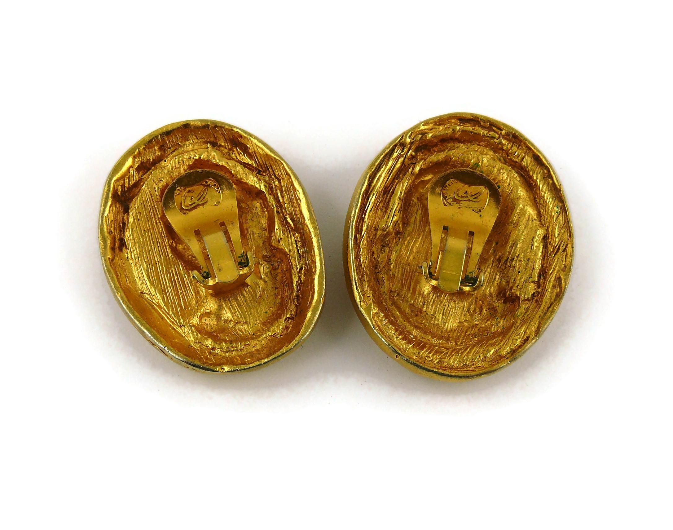 Christian Lacoix Vintage Gold Toned Greek Roman Cameo Clip-On Earrings 4