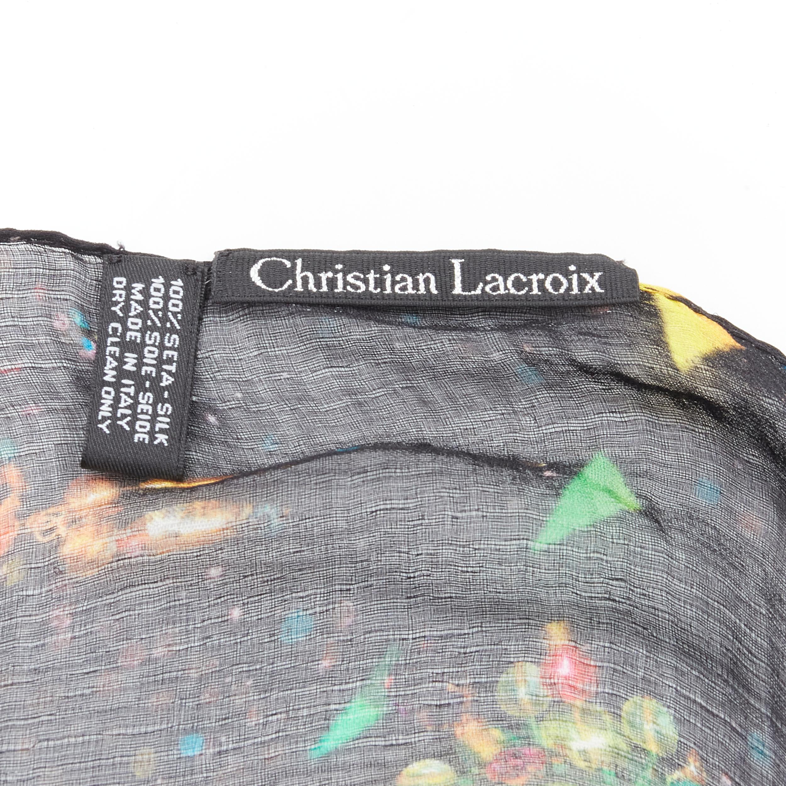 CHRISTIAN LACROIX - Écharpe en soie noire 100 % imprimée de bijoux futuristes en forme de l'espace en vente 4