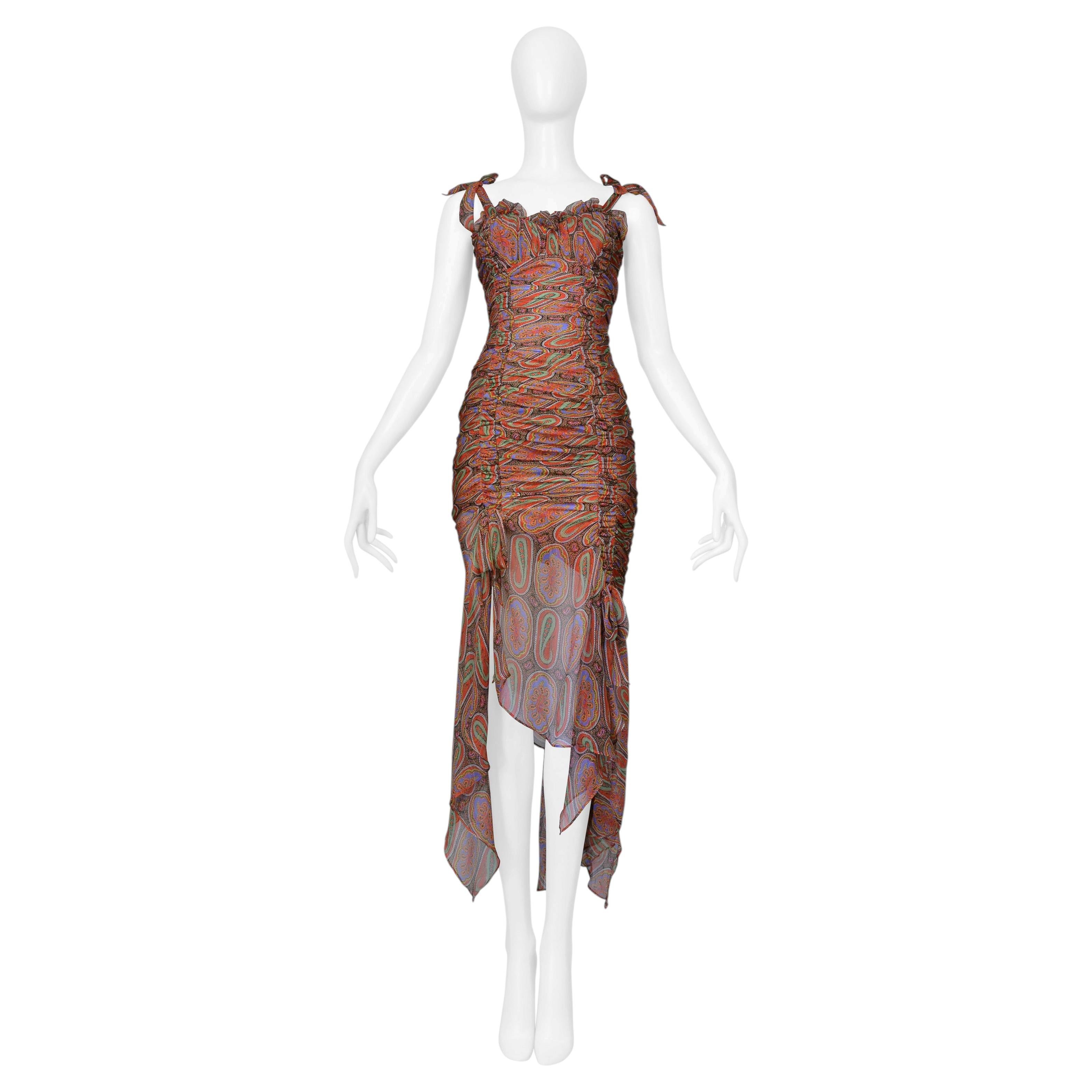 Vestido fruncido de gasa de seda con estampado Paisley de Christian Lacroix, 1994