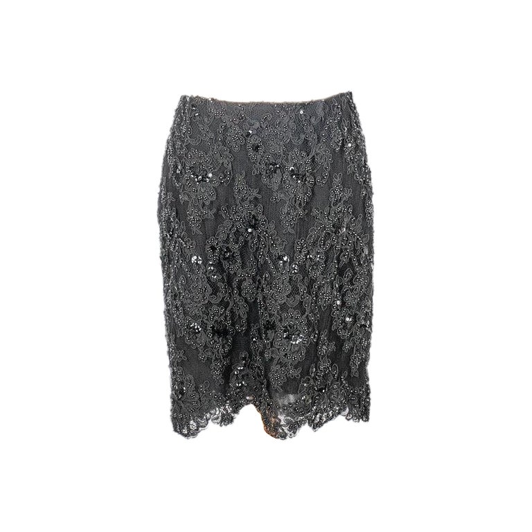 Jupe en dentelle noire de Christian Lacroix