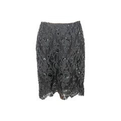 Jupe en dentelle noire de Christian Lacroix