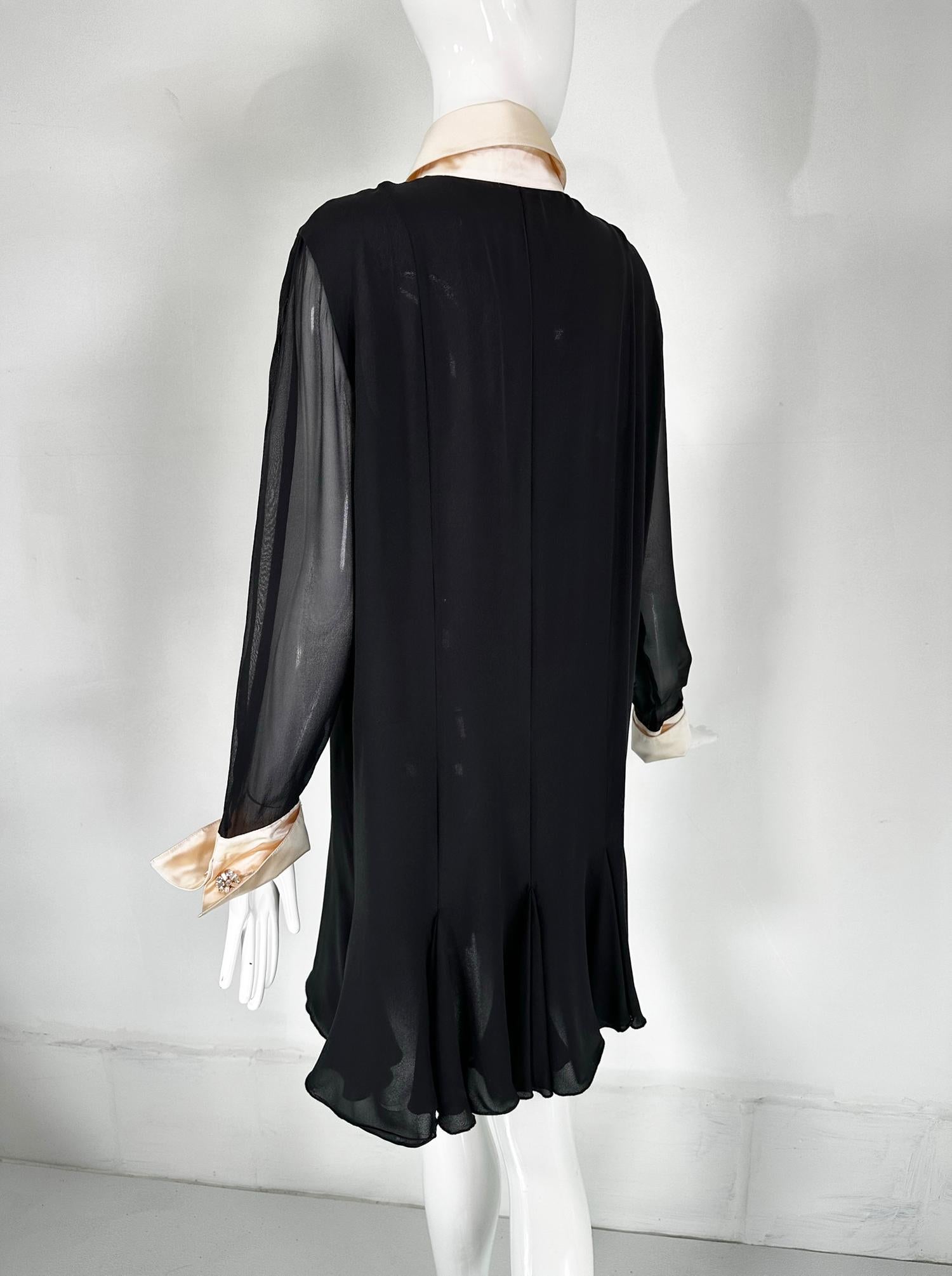 Christian Lacroix - Robe en mousseline de soie noire avec col et poignets en soie blanc cassé  en vente 1