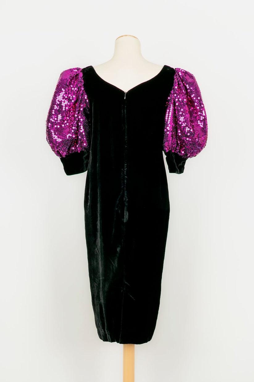 Christian Lacroix Black Silk Velvet Dress with Puffed Sleeves and Purple Sequins In Excellent Condition For Sale In SAINT-OUEN-SUR-SEINE, FR