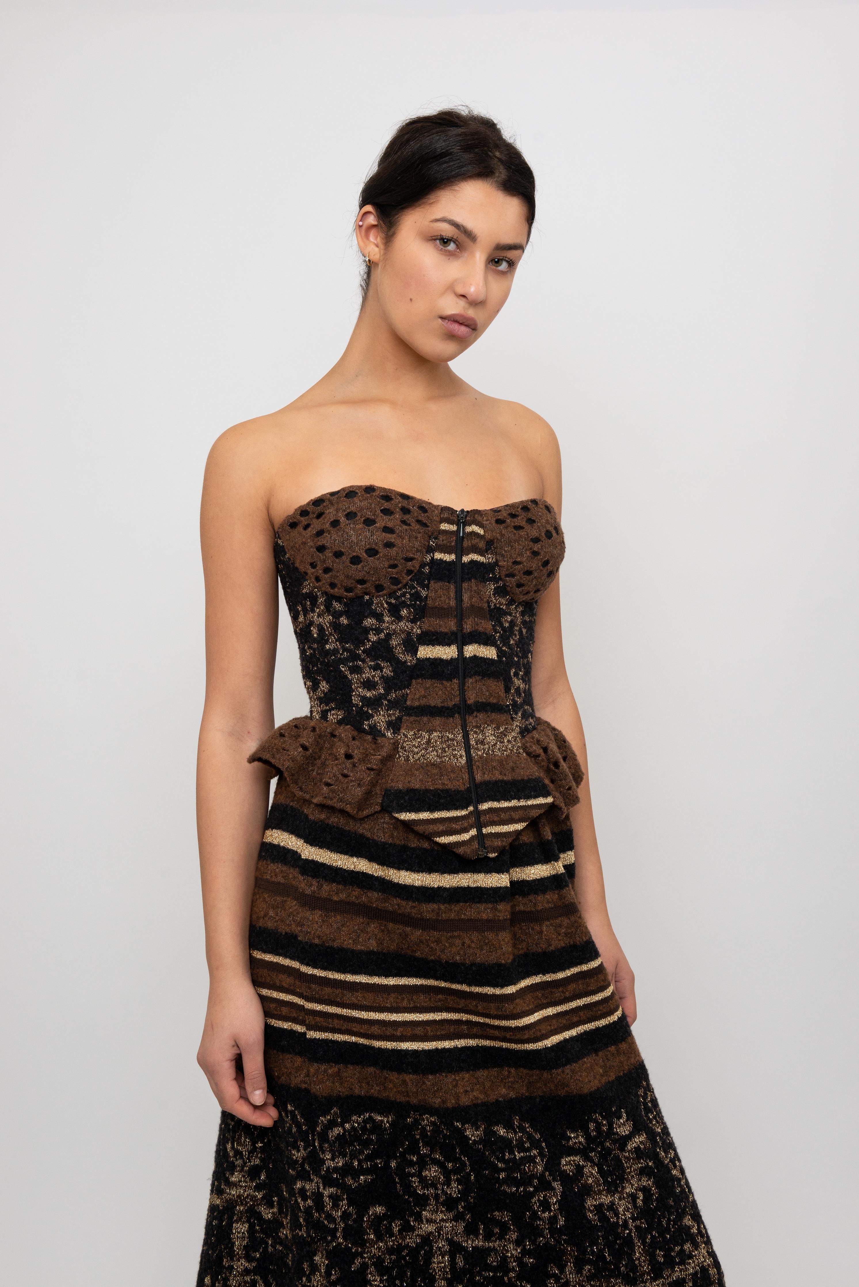 Ensemble corset top et jupe en maille péplum rayée, marron, Lacroix en vente 4