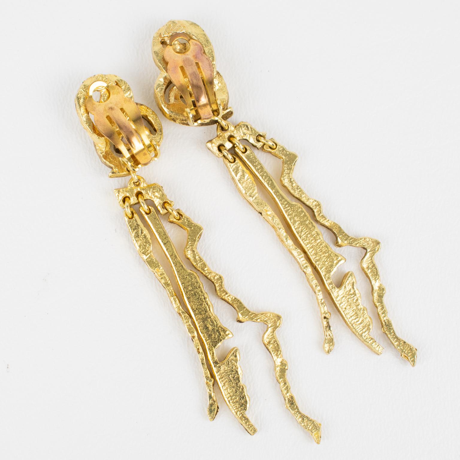 Christian Lacroix Brutalist Gilt Metal Jeweled Dangle Clip Earrings In Excellent Condition For Sale In Atlanta, GA