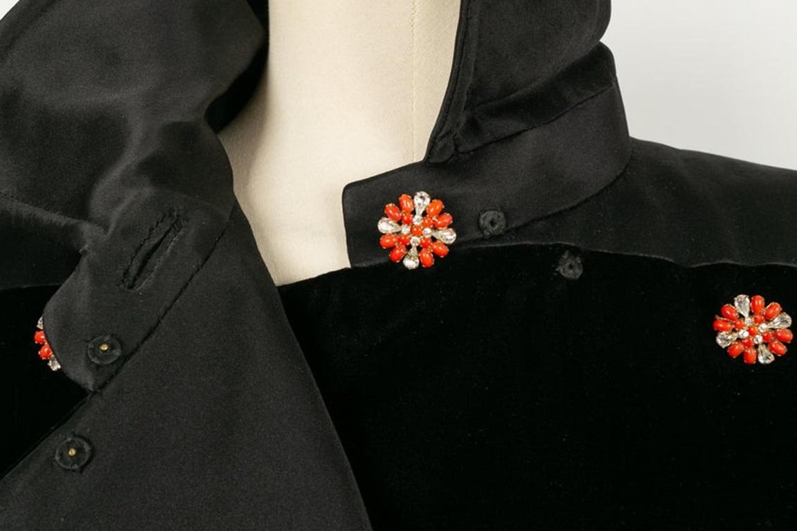 Christian Lacroix Coat of Black Velvet and Silk Haute Couture For Sale 2