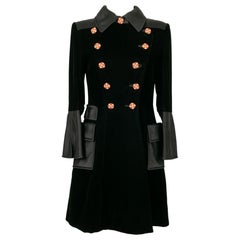 Manteau de velours noir et de soie haute couture de Christian Lacroix