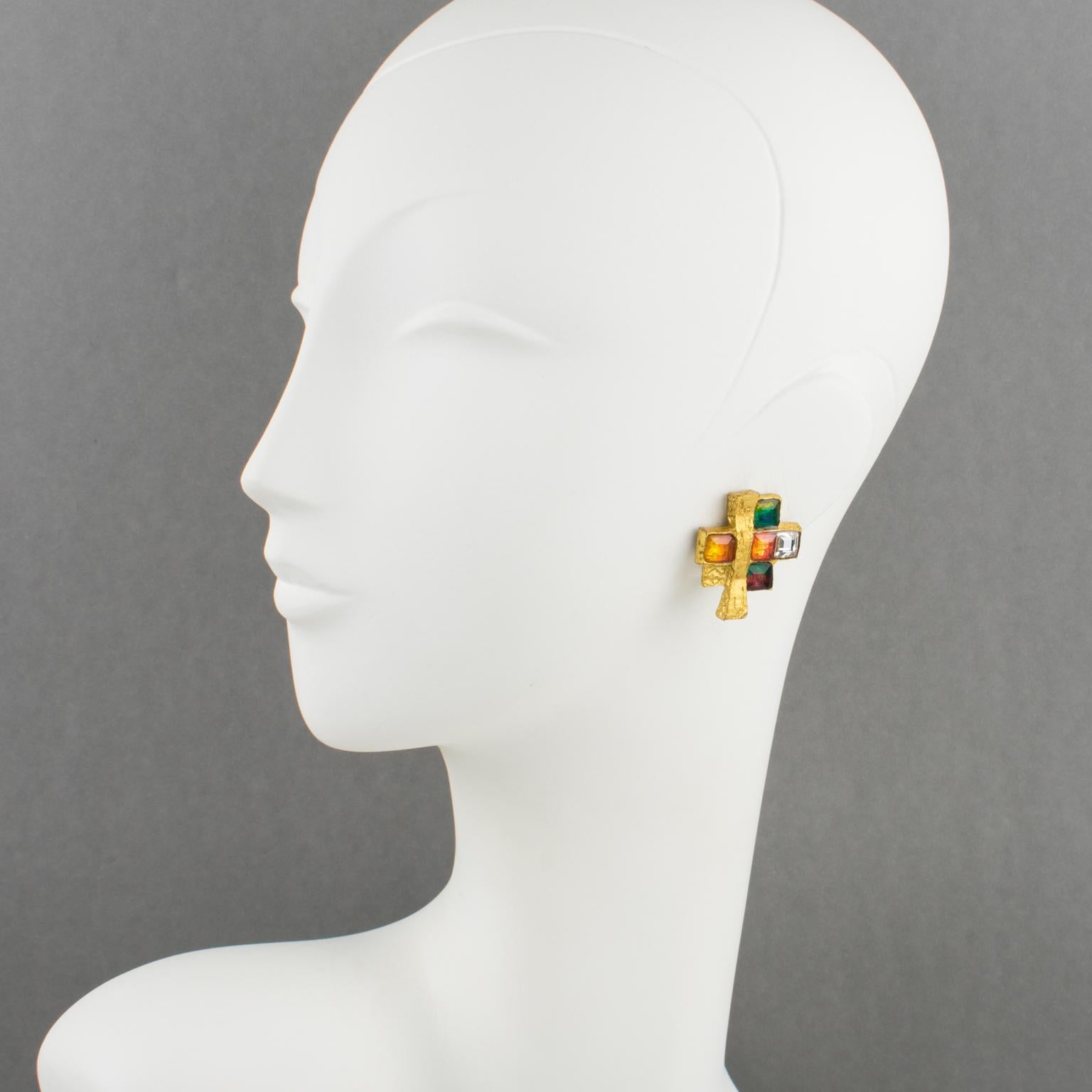 Superb Christian Lacroix Paris futurist clip-on earrings from the 1990s Rainbow Collection. Featuring a brutalist modern shape, with matte finish gilt metal all textured, compliment with square crystal rhinestones. Assorted tones of burnt orange,